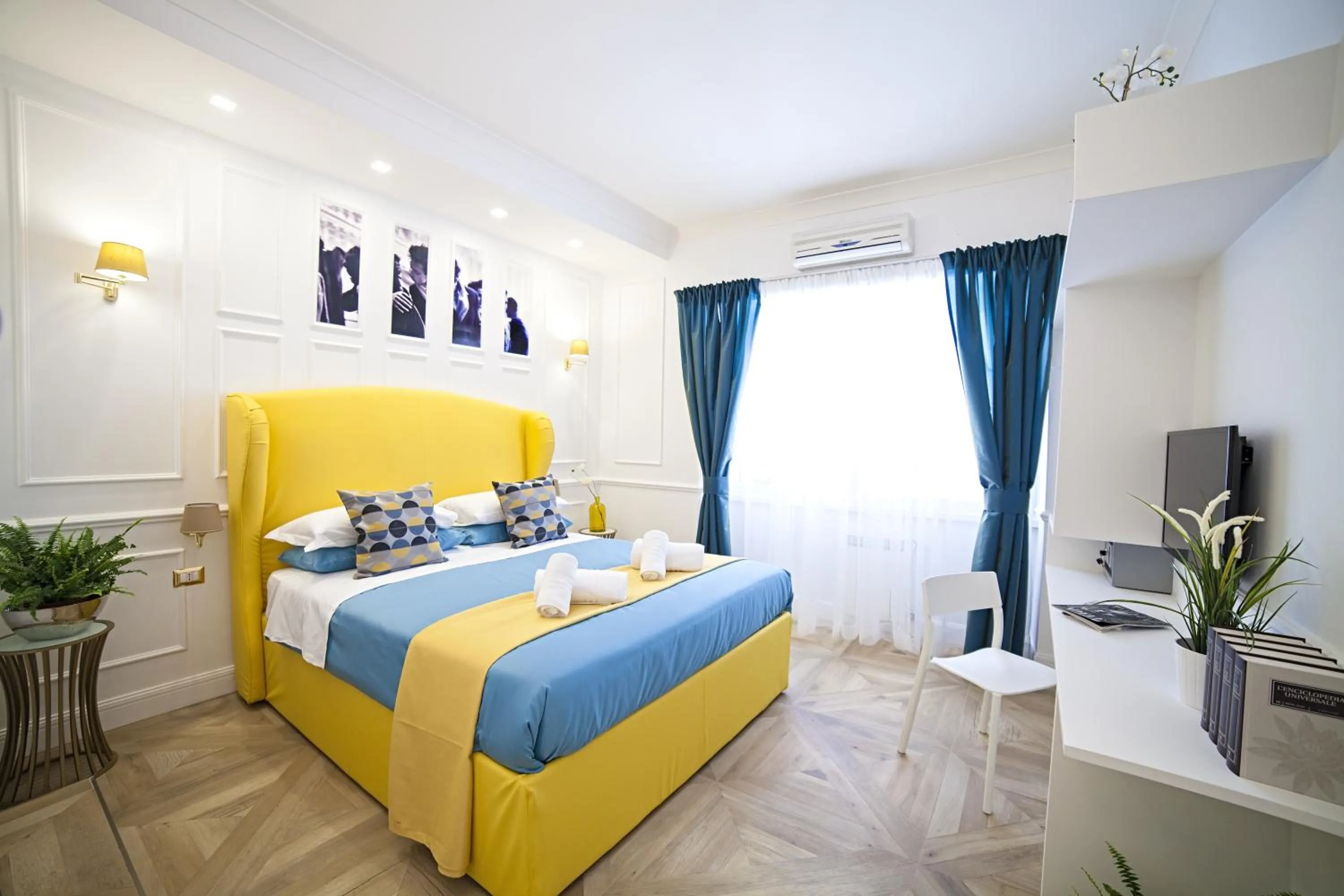 Photo of the whole room, Bed in Vatican Luxury Home