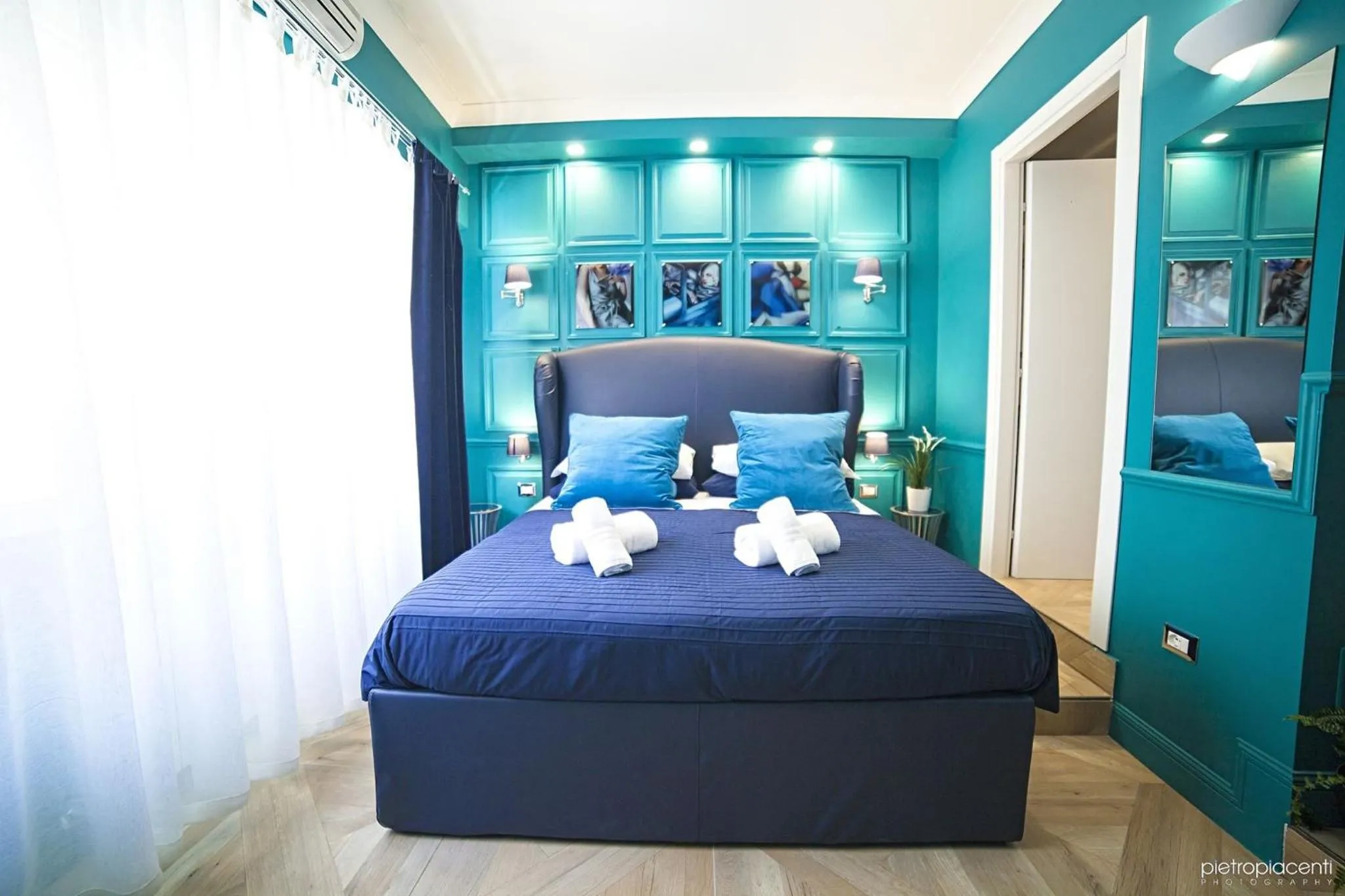 Photo of the whole room, Bed in Vatican Luxury Home