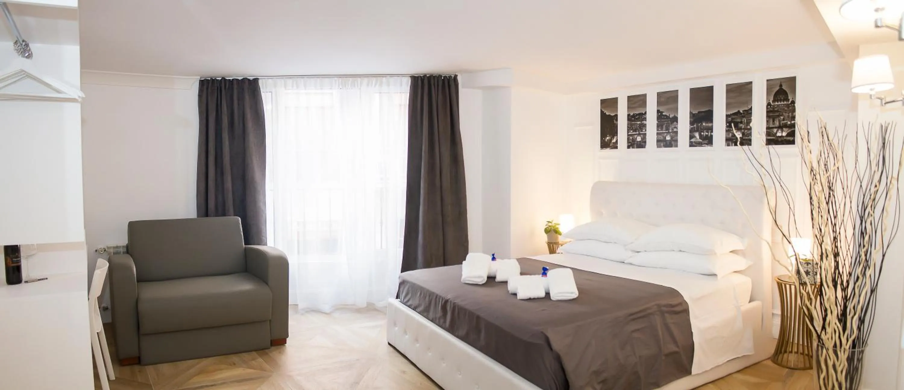 Bedroom, Bed in Vatican Luxury Home