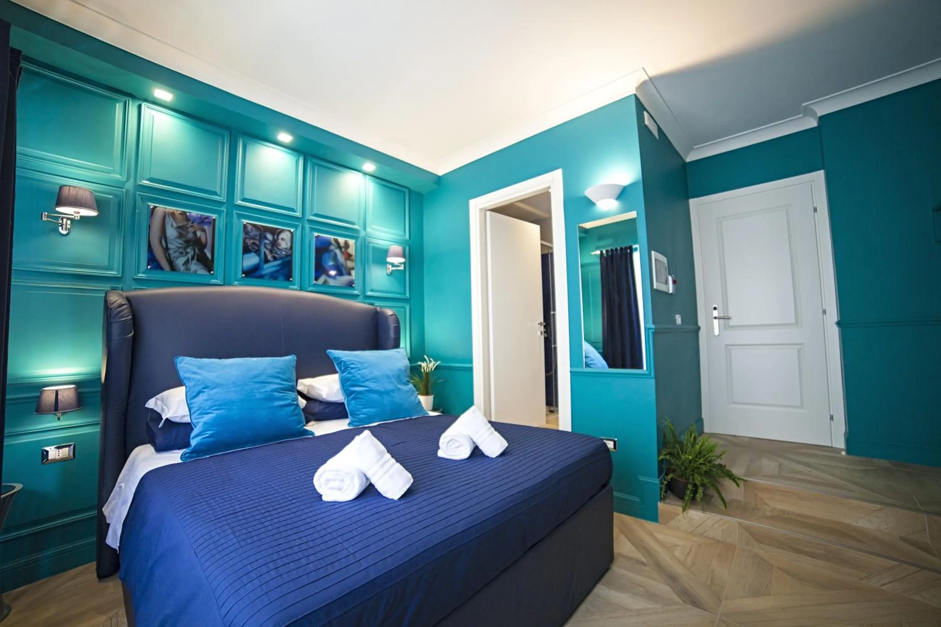 Photo of the whole room, Bed in Vatican Luxury Home