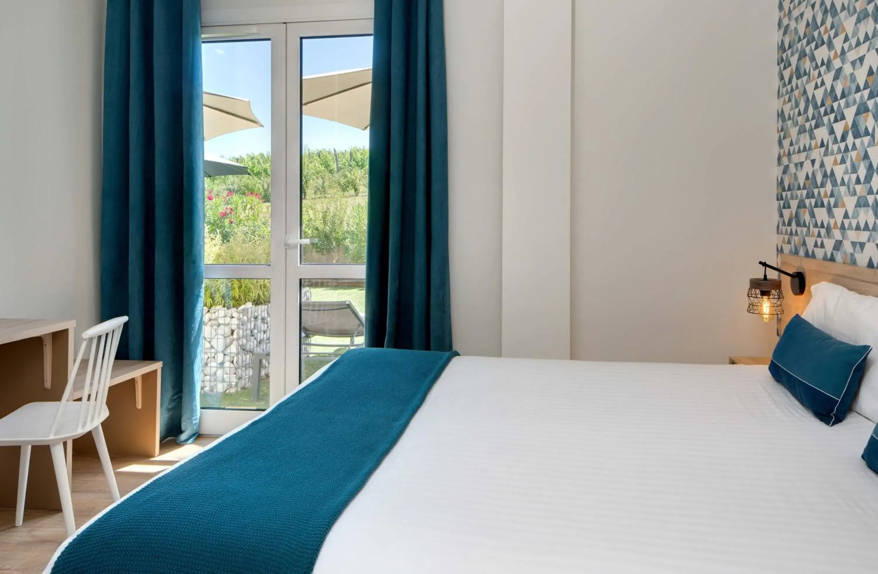 Bed in Pey La Tour - Logis Hôtels & Restaurant Bed in Pey La Tour - Logis Hôtels & Restaurant