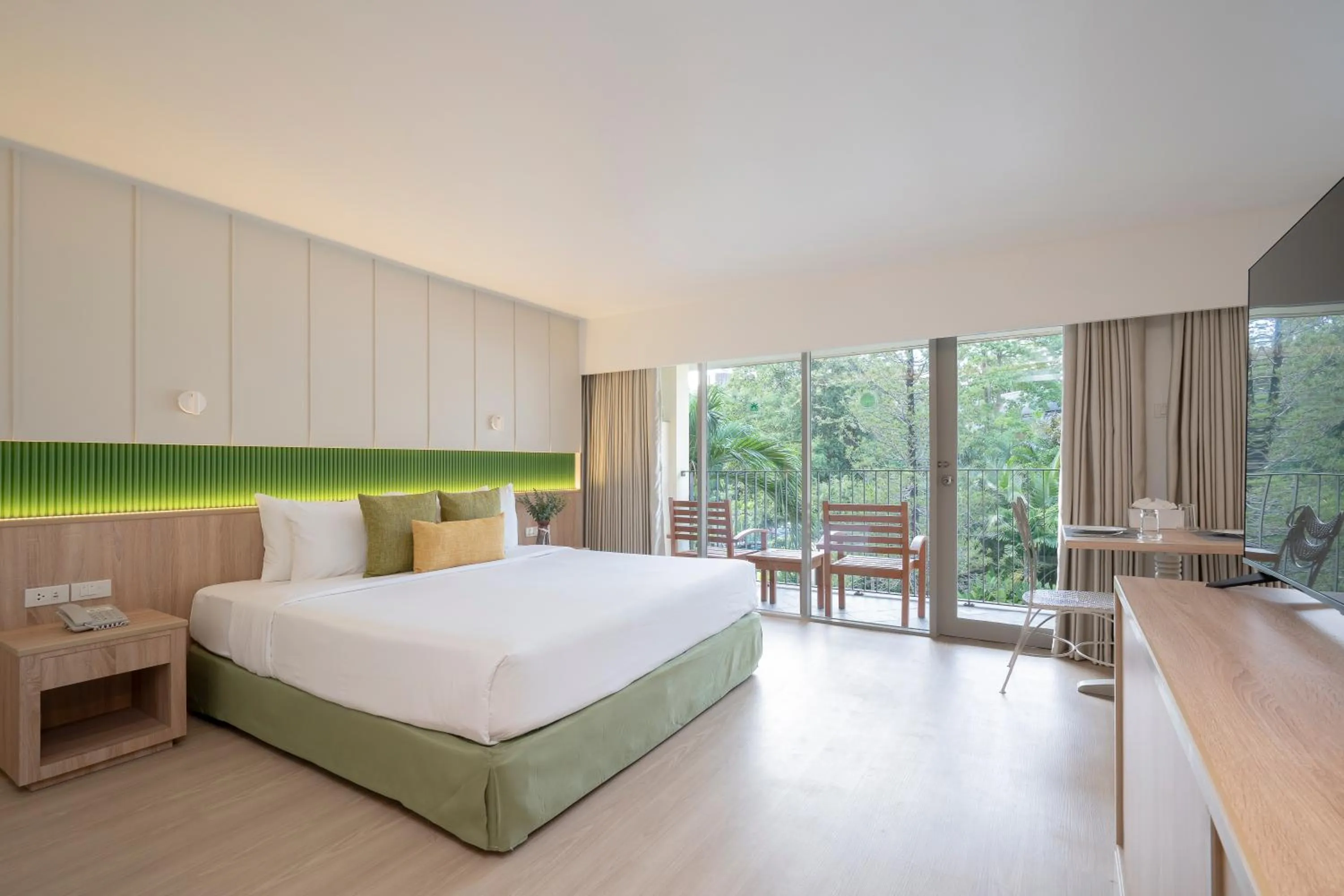 Bed in The Green Park Resort