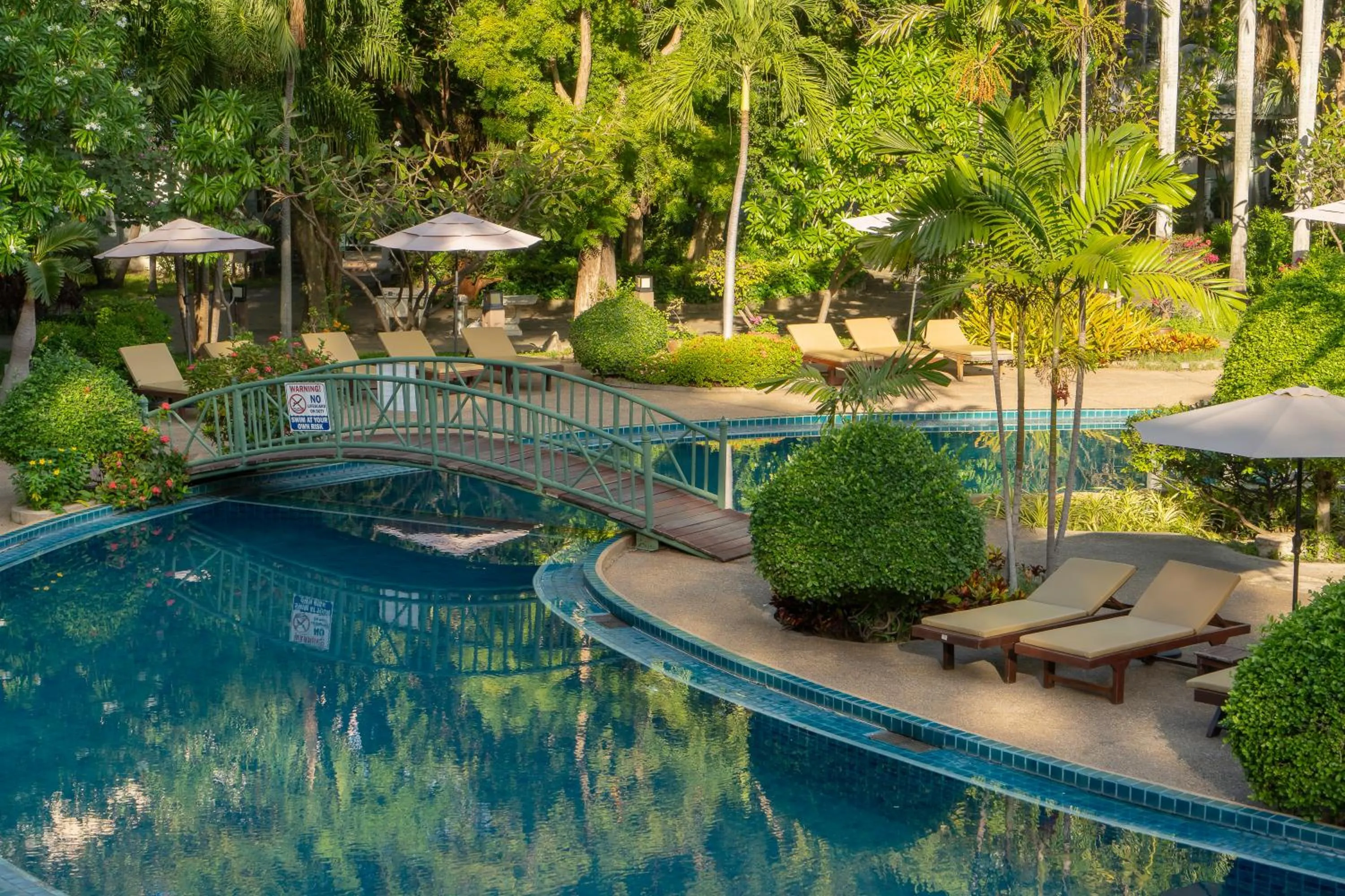 Swimming pool in The Green Park Resort