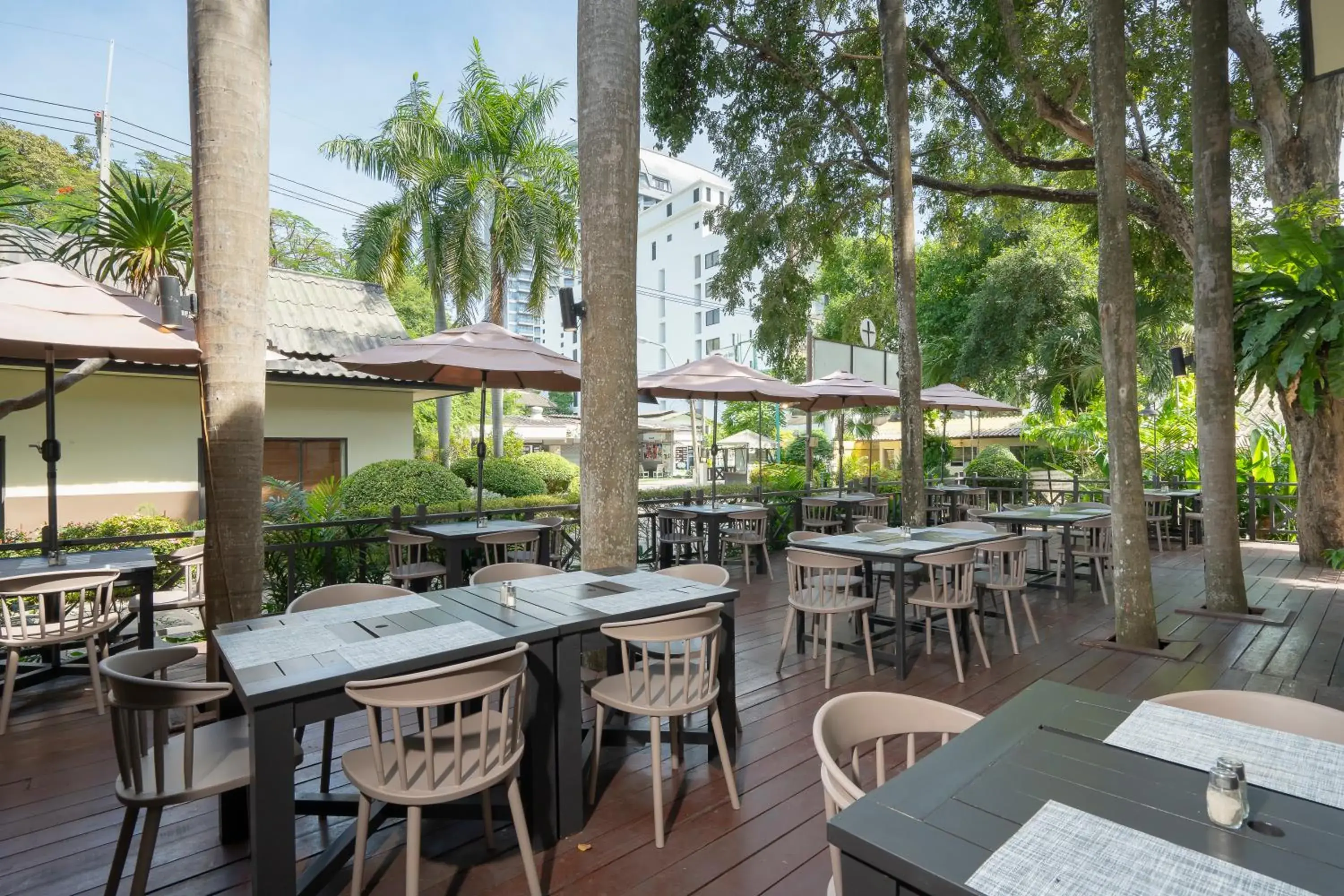 Restaurant/places to eat in The Green Park Resort Restaurant/places to eat in The Green Park Resort