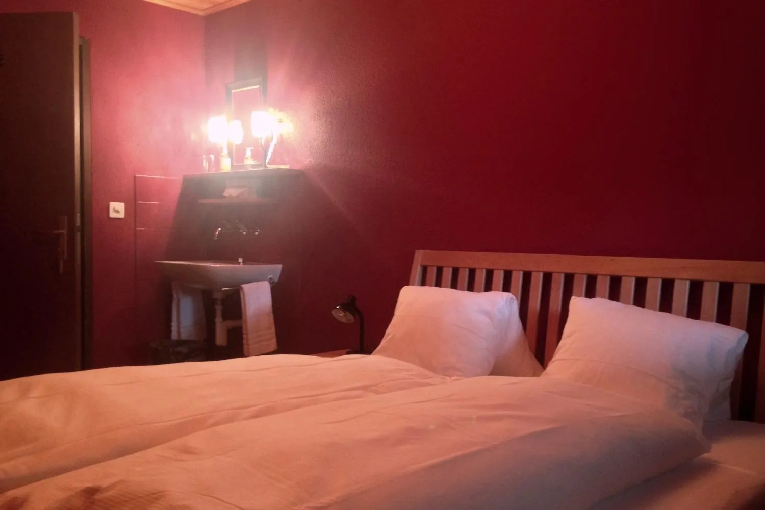 Photo of the whole room, Bed in Landhus Almens