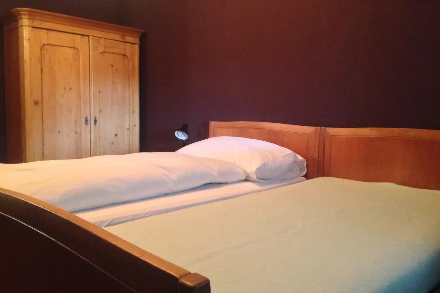 Budget Twin Room - single occupancy in Landhus Almens Budget Twin Room - single occupancy in Landhus Almens