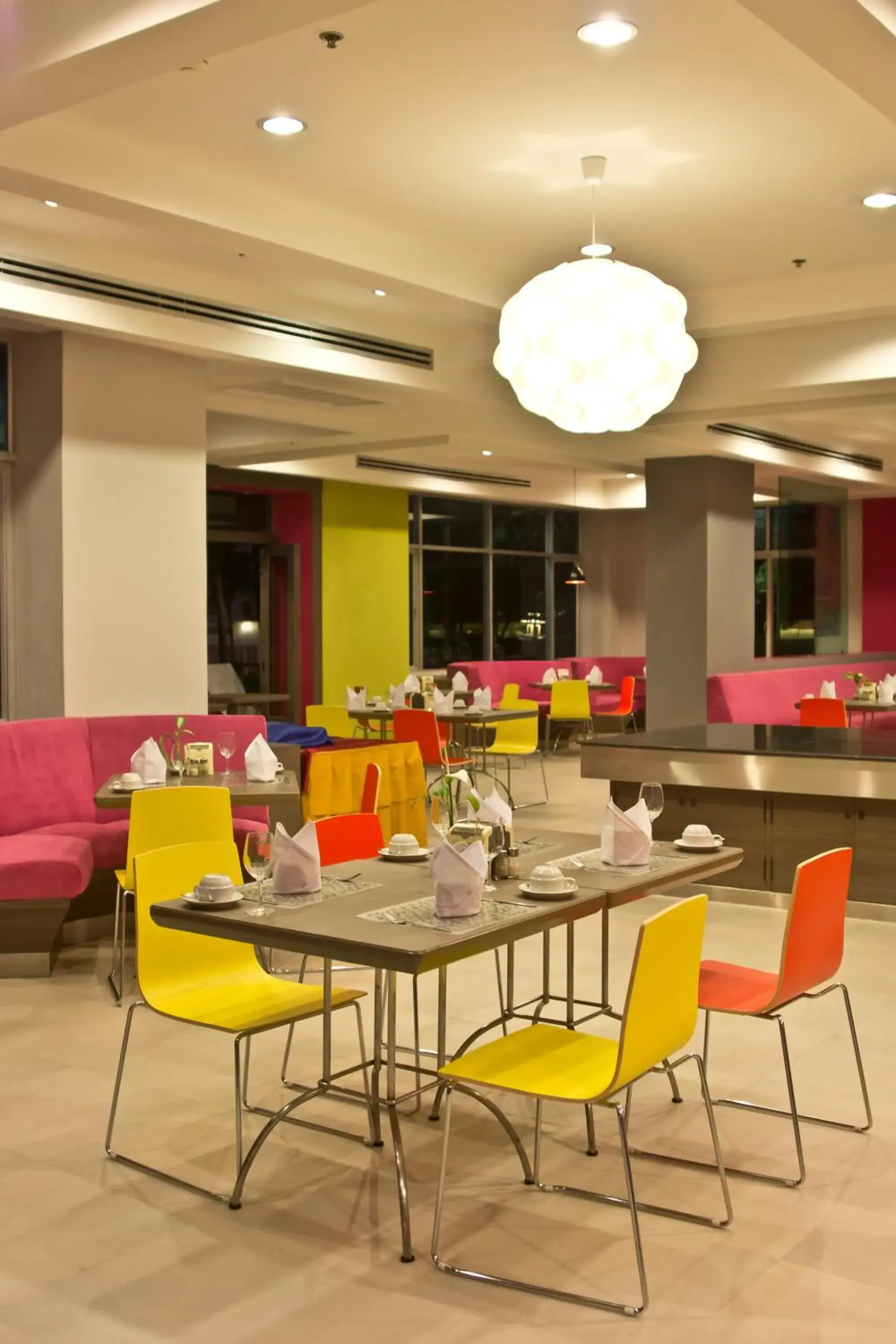 Restaurant/places to eat in Sunshine Vista Hotel Restaurant/places to eat in Sunshine Vista Hotel