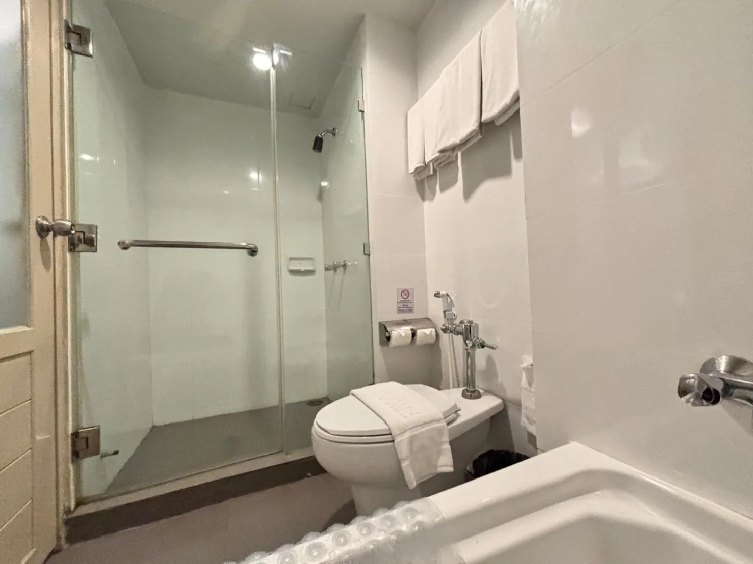 Bathroom in Sunshine Vista Hotel