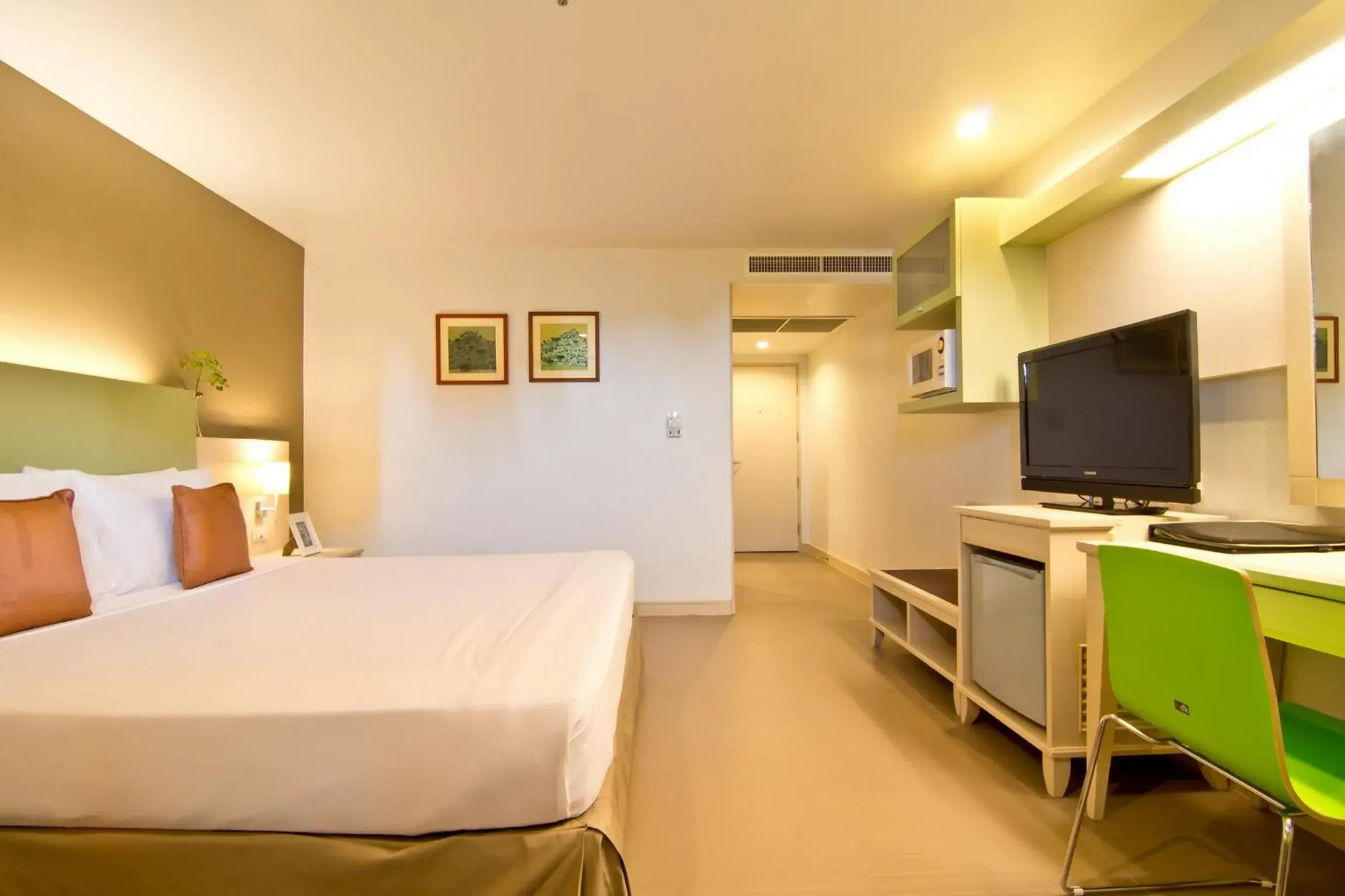 Bed in Sunshine Vista Hotel Bed in Sunshine Vista Hotel