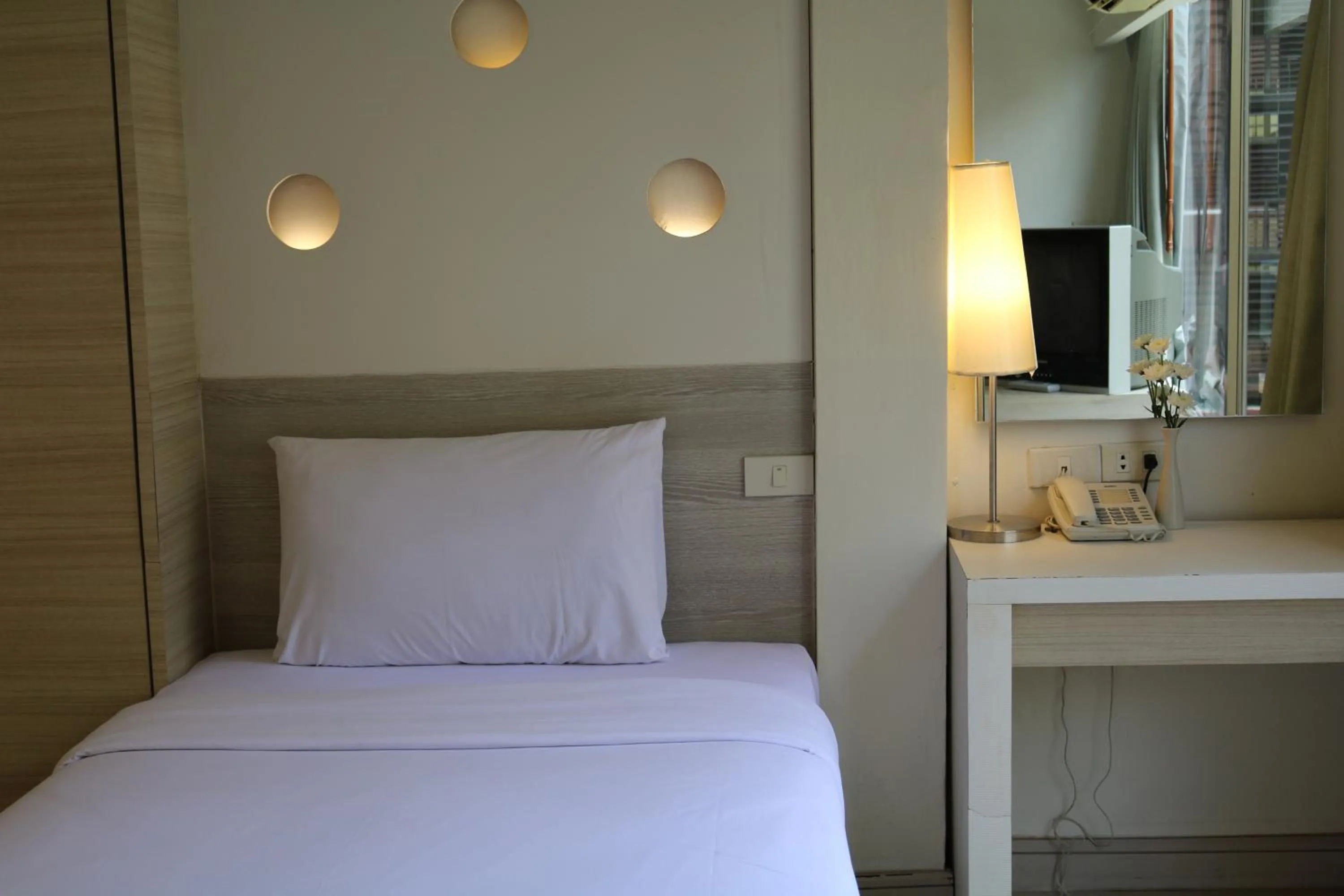 Bedroom, Bed in Sunshine Hotel & Residences
