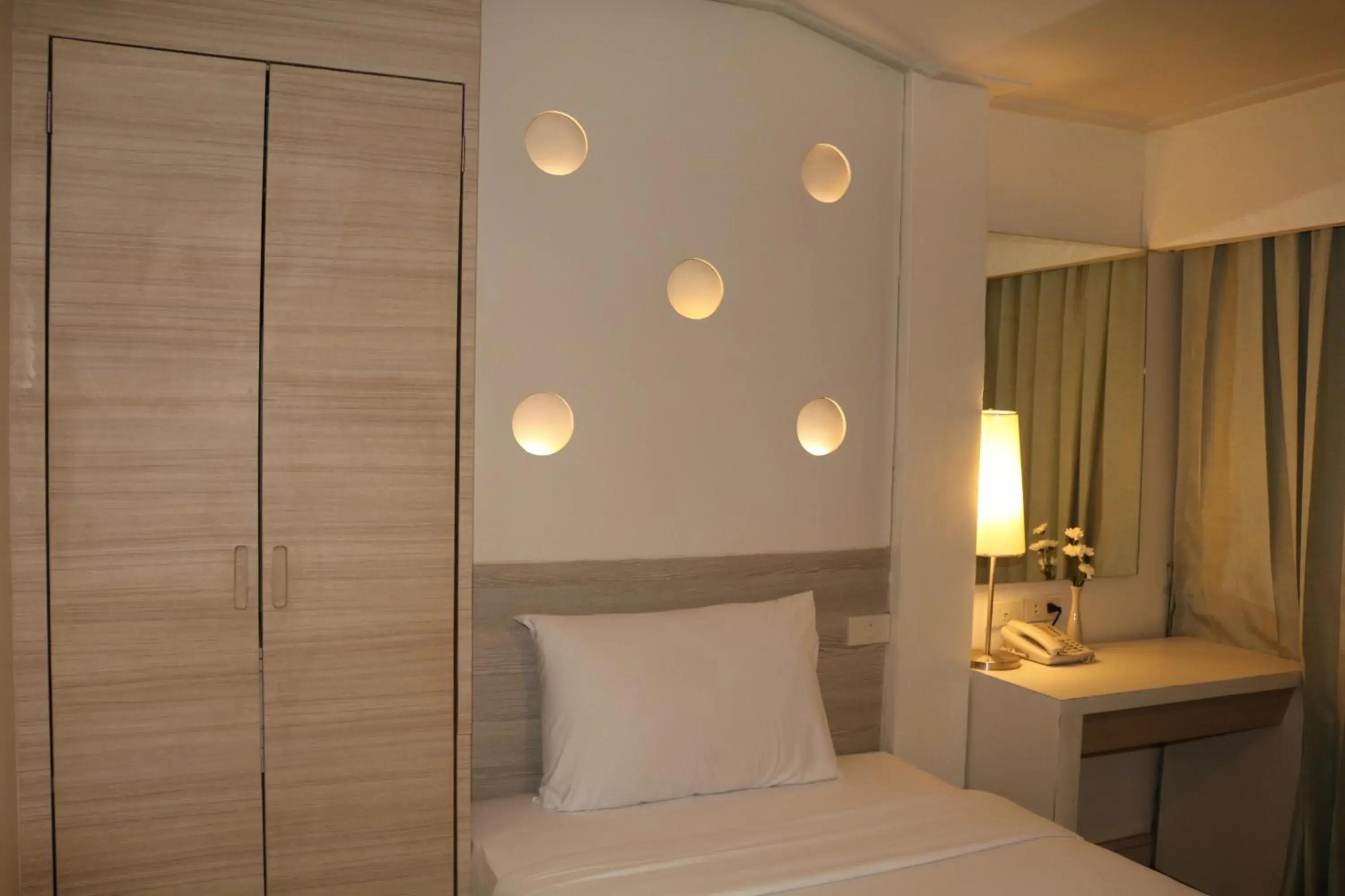 Bedroom, Bed in Sunshine Hotel & Residences Bedroom, Bed in Sunshine Hotel & Residences