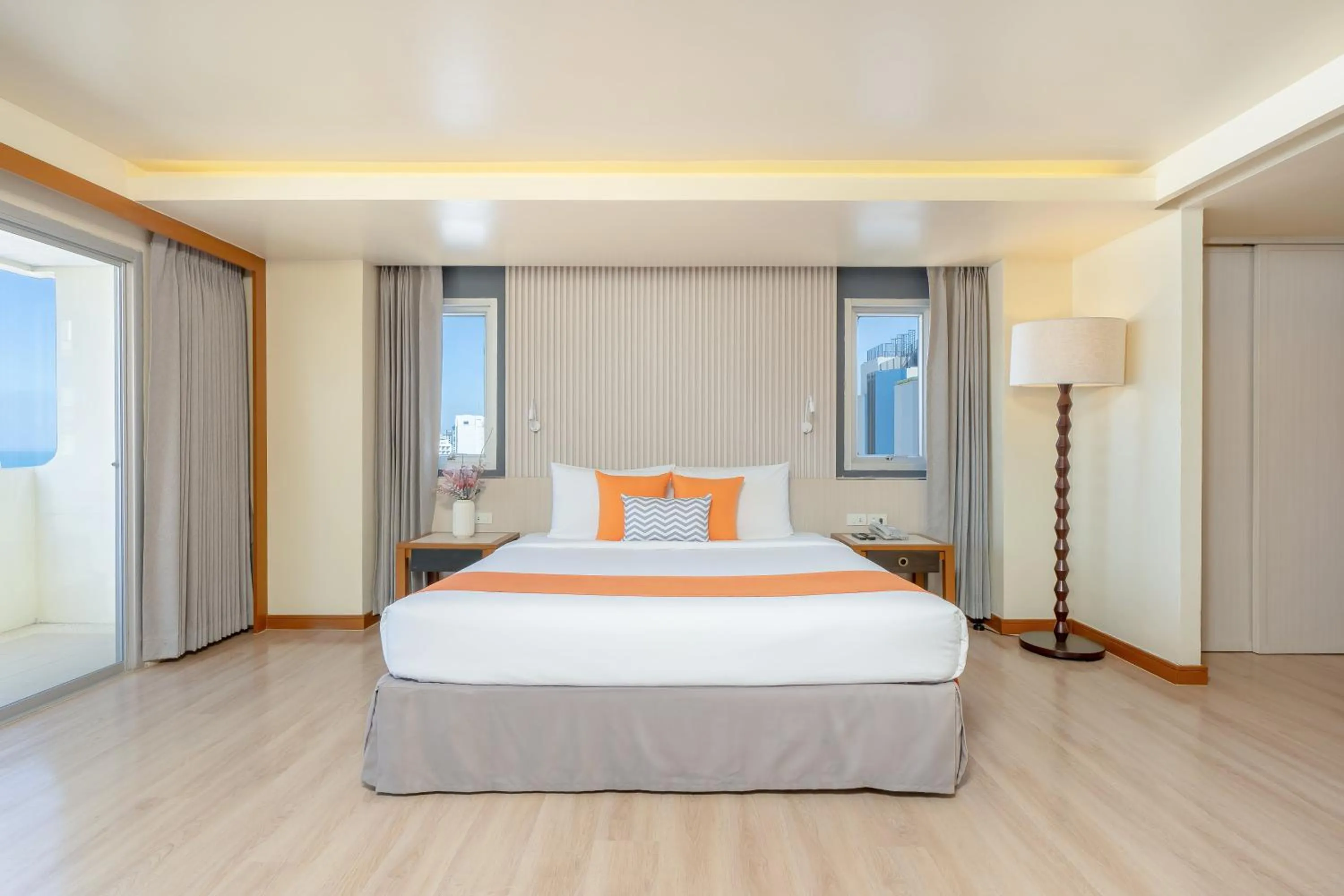 Bedroom, Bed in Sunshine Hotel & Residences