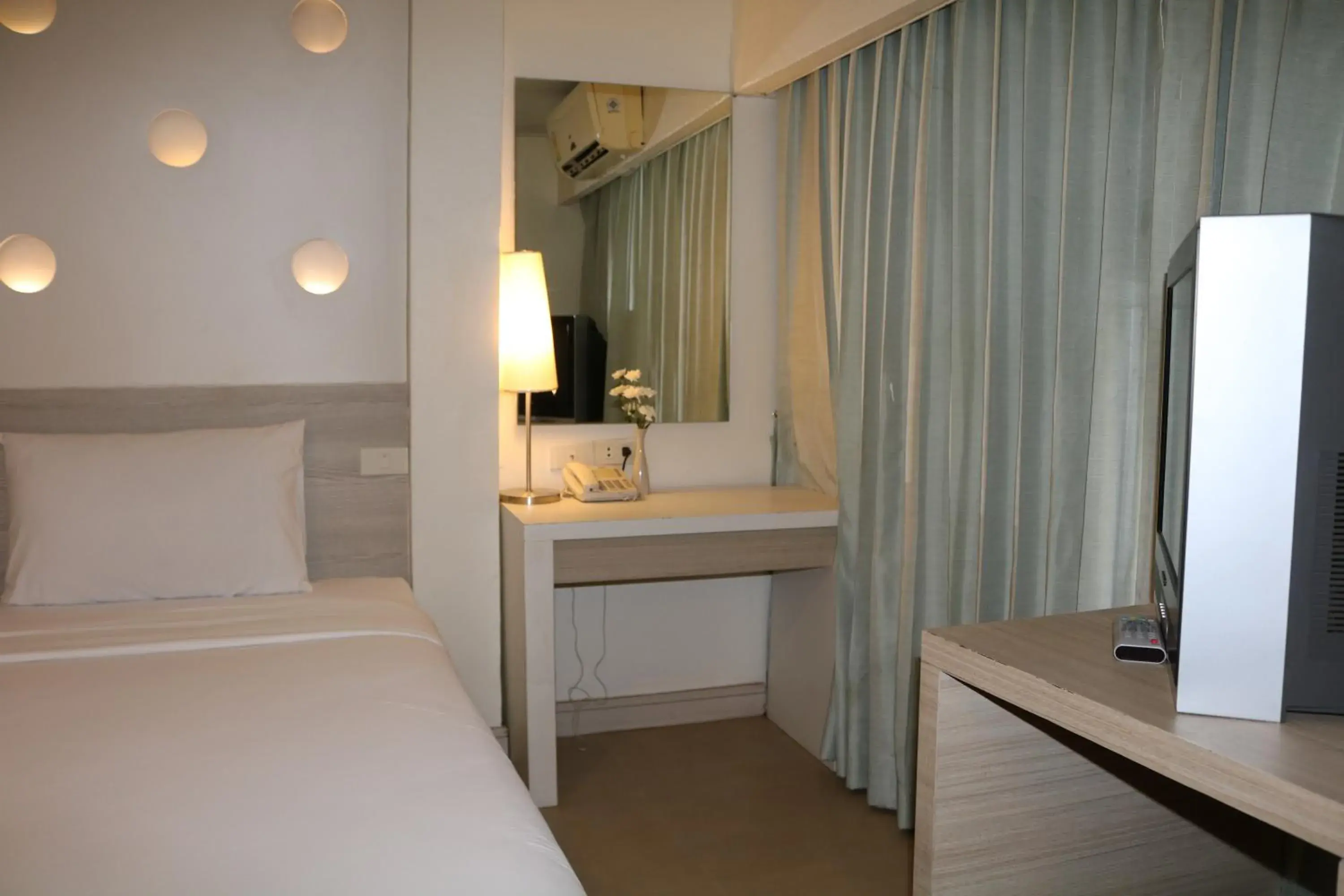 Bedroom, Bed in Sunshine Hotel & Residences Bedroom, Bed in Sunshine Hotel & Residences