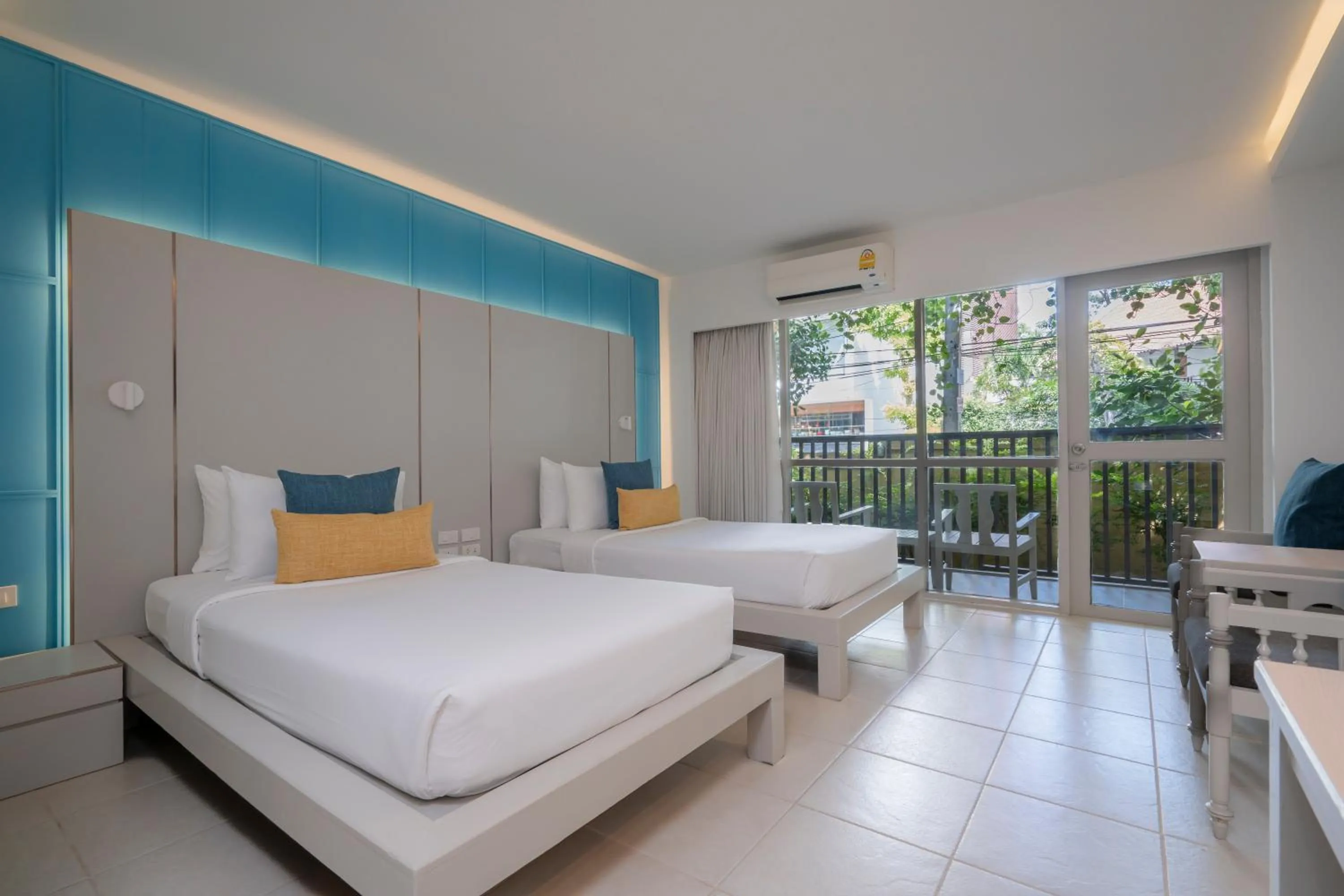 Bed in Sunshine Garden Resort