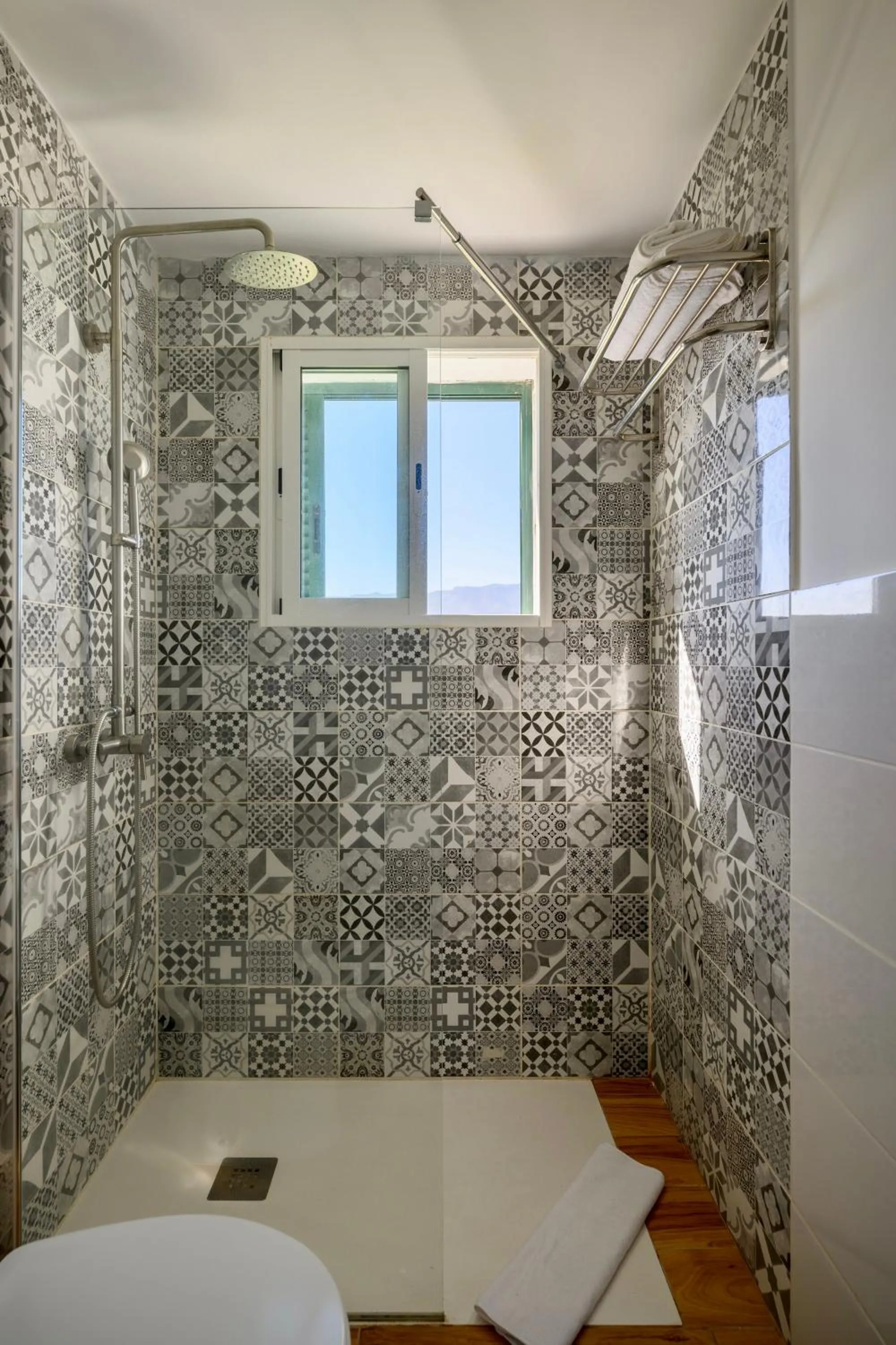 Shower in Bandama Golf Hotel by Airnest