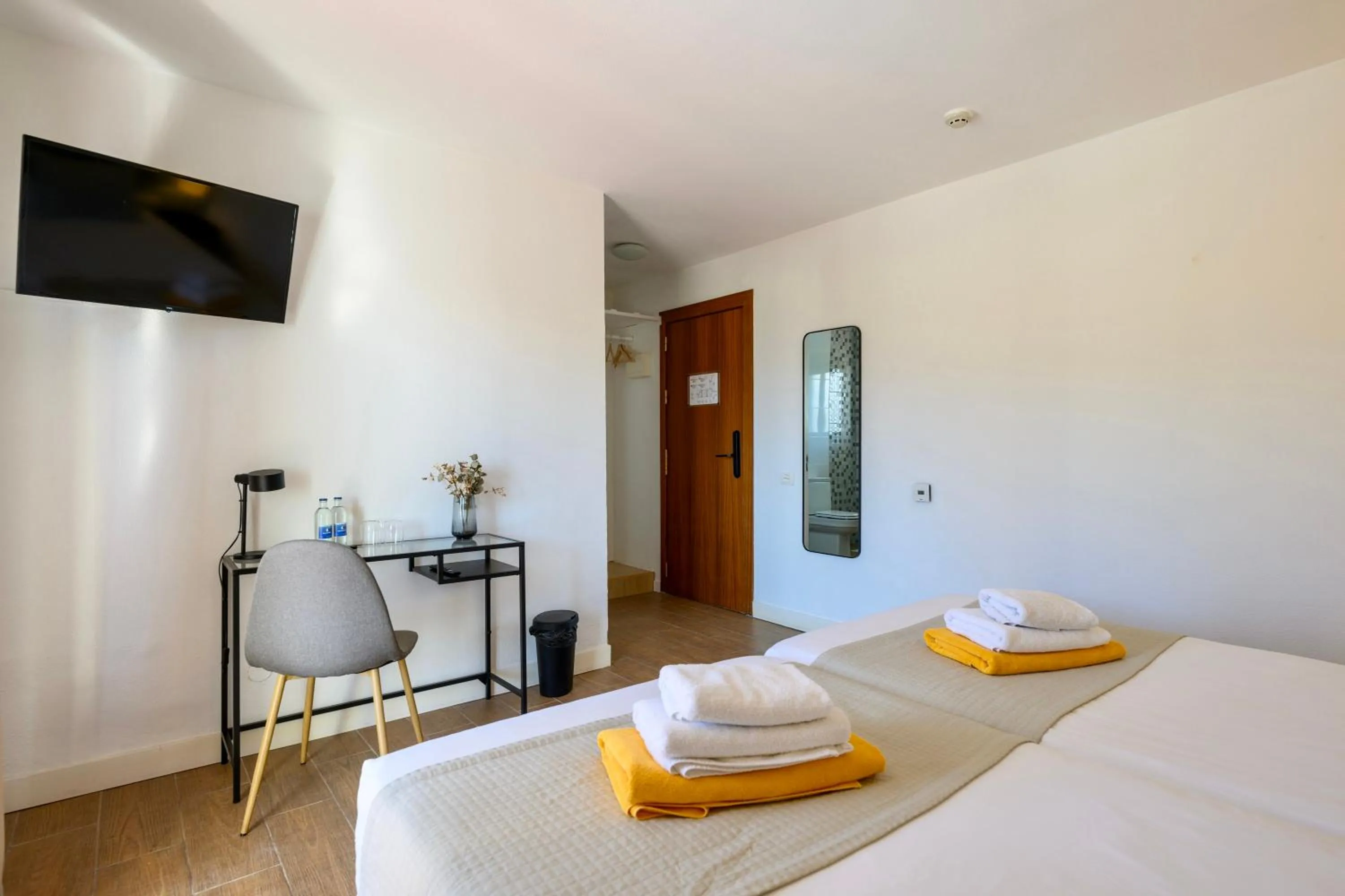 Bed in Bandama Golf Hotel by Airnest