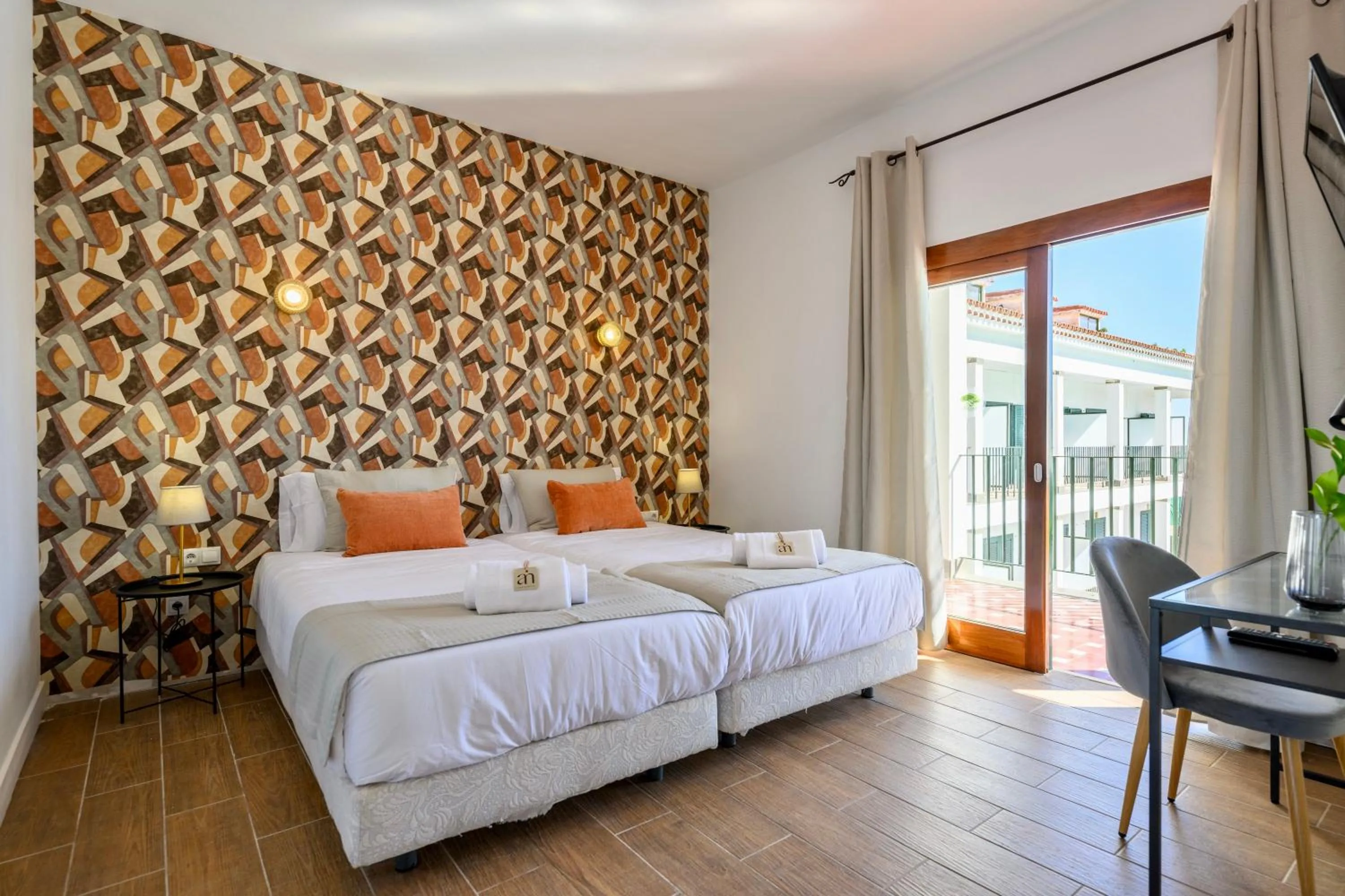 Bed in Bandama Golf Hotel by Airnest