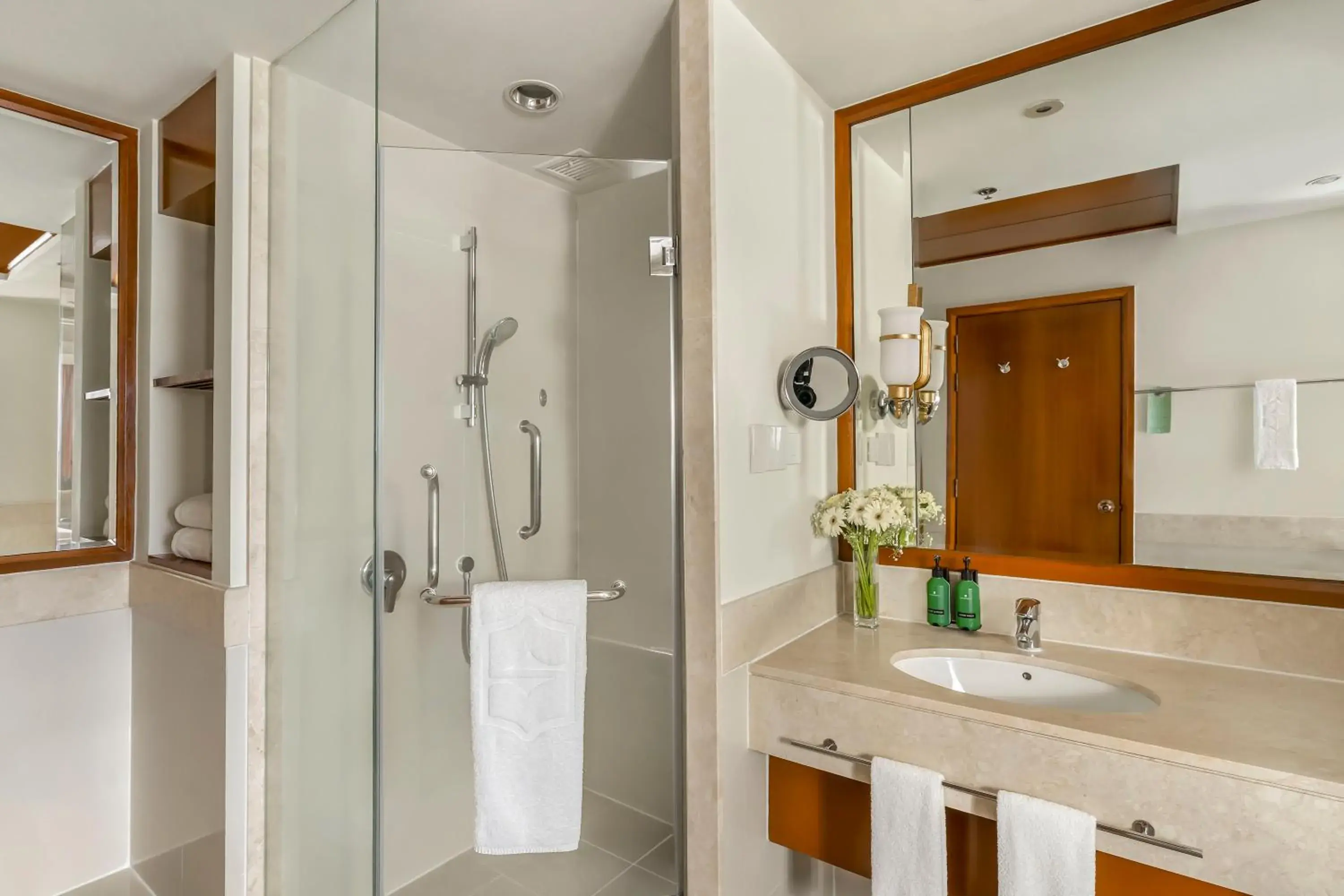 Bathroom in Shangri-La Chiang Mai Bathroom in Shangri-La Chiang Mai