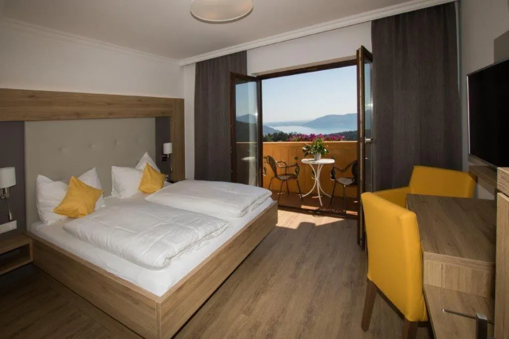 Natural landscape, Bed in Ferienhotel Hofer superior