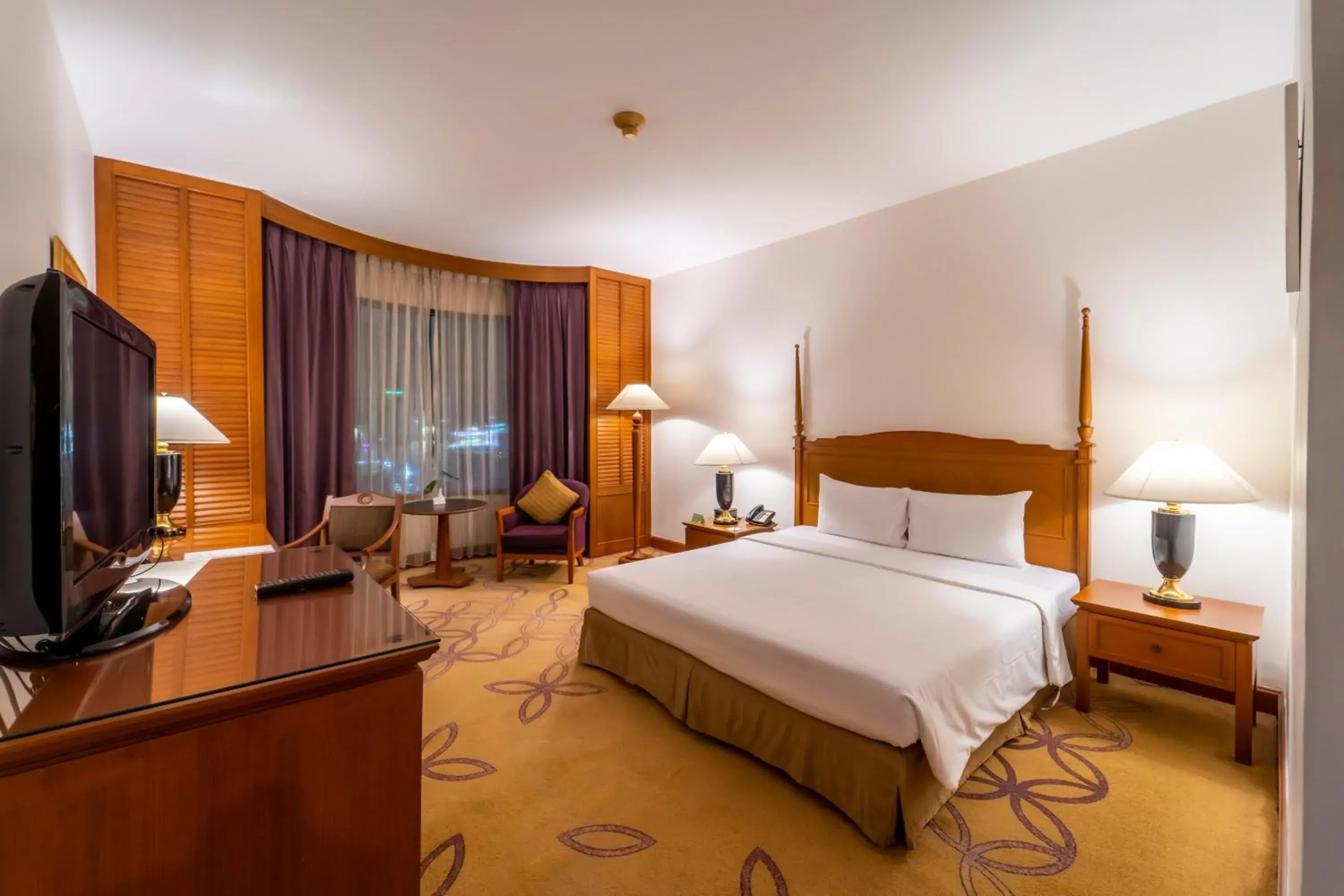 Bedroom, Bed in Century Park Hotel Bedroom, Bed in Century Park Hotel