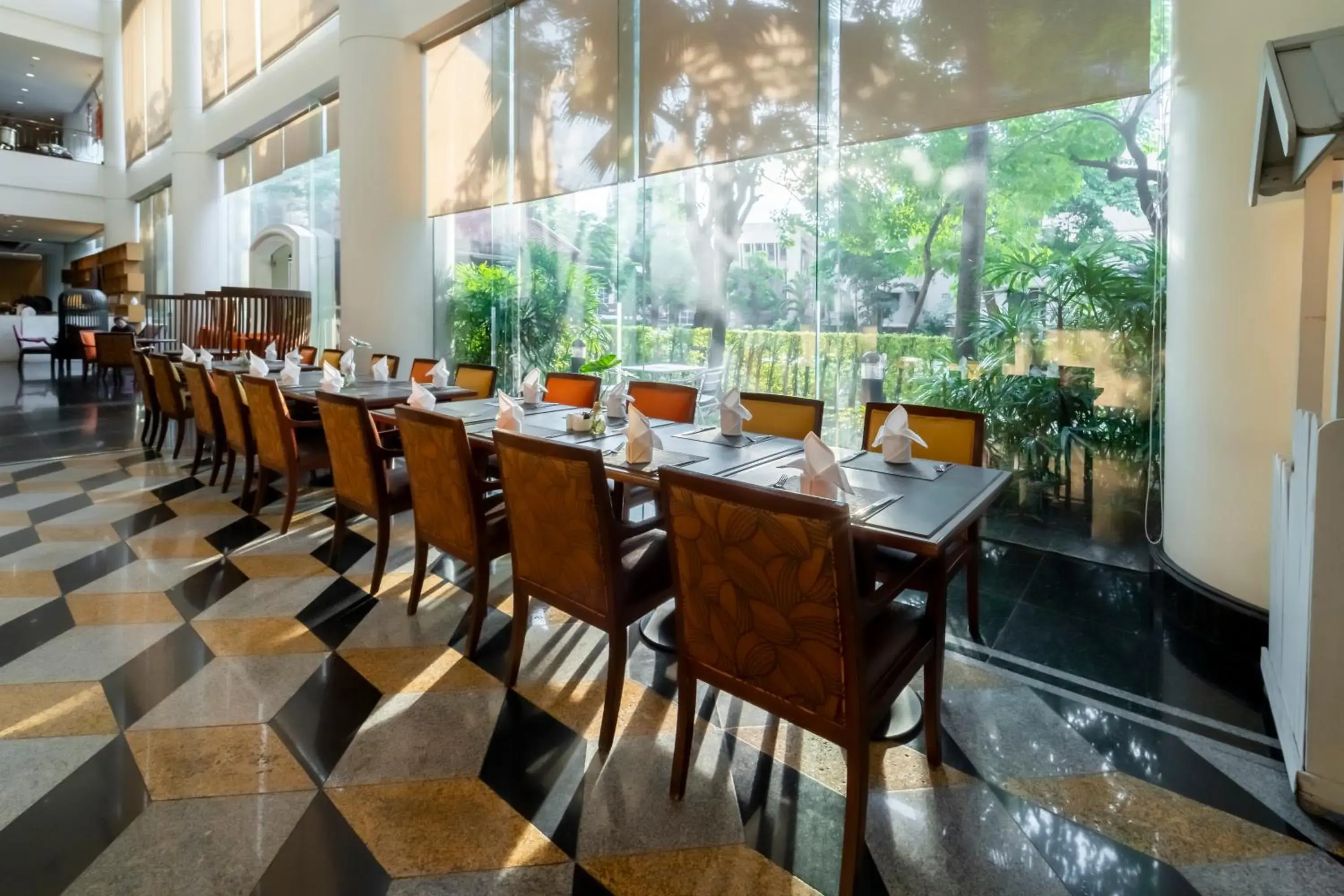 Restaurant/places to eat in Century Park Hotel Restaurant/places to eat in Century Park Hotel
