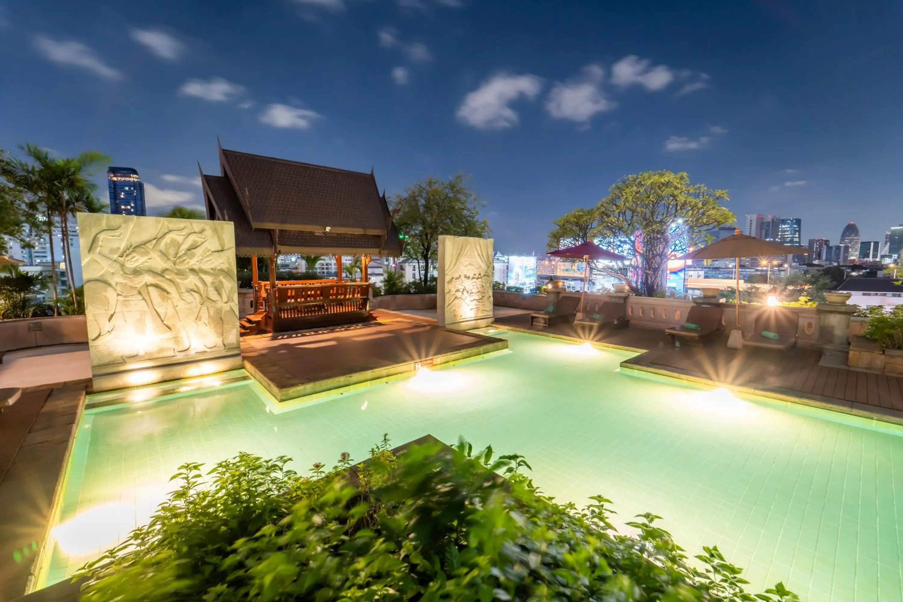 Swimming pool in Century Park Hotel