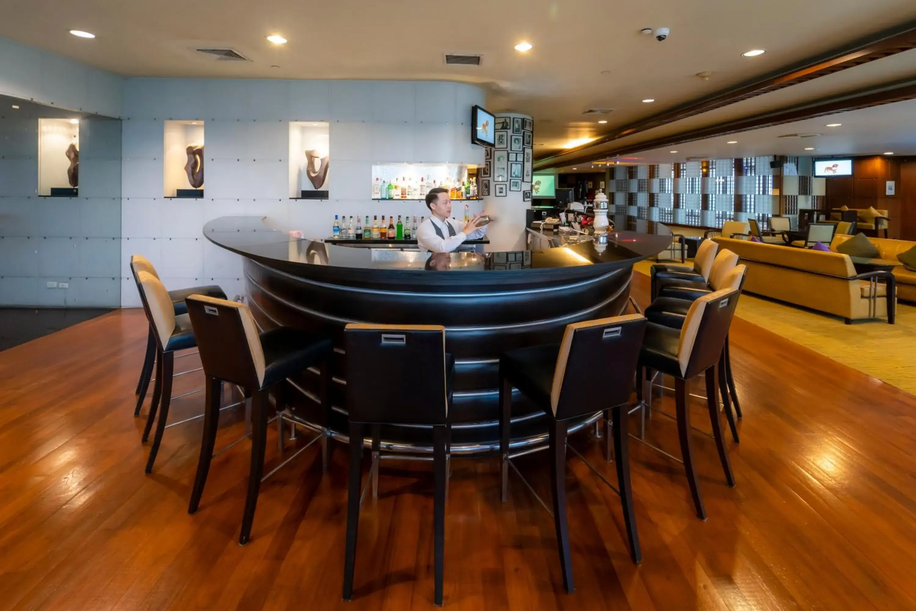 Lounge or bar in Century Park Hotel Lounge or bar in Century Park Hotel