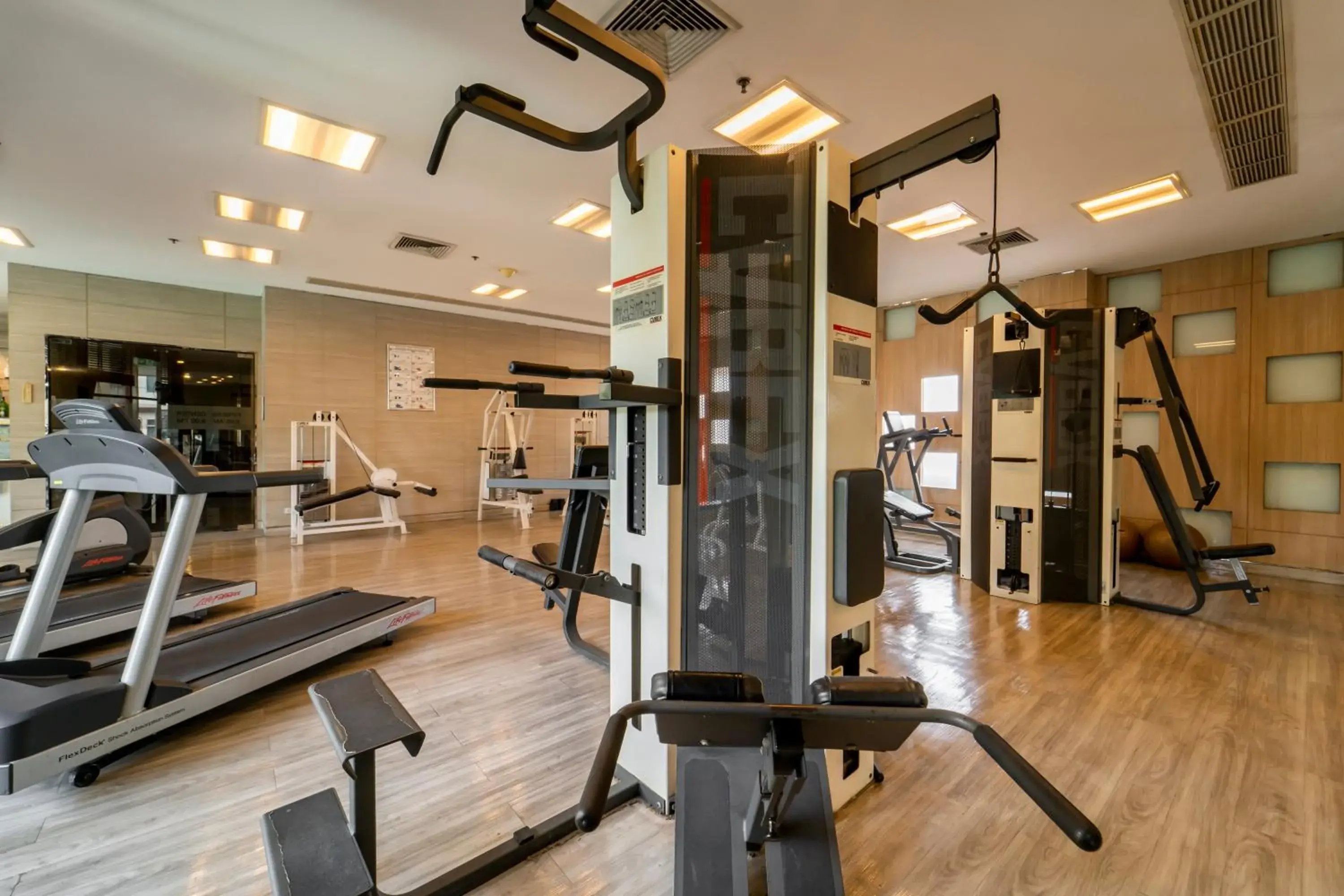 Fitness centre/facilities in Century Park Hotel Fitness centre/facilities in Century Park Hotel