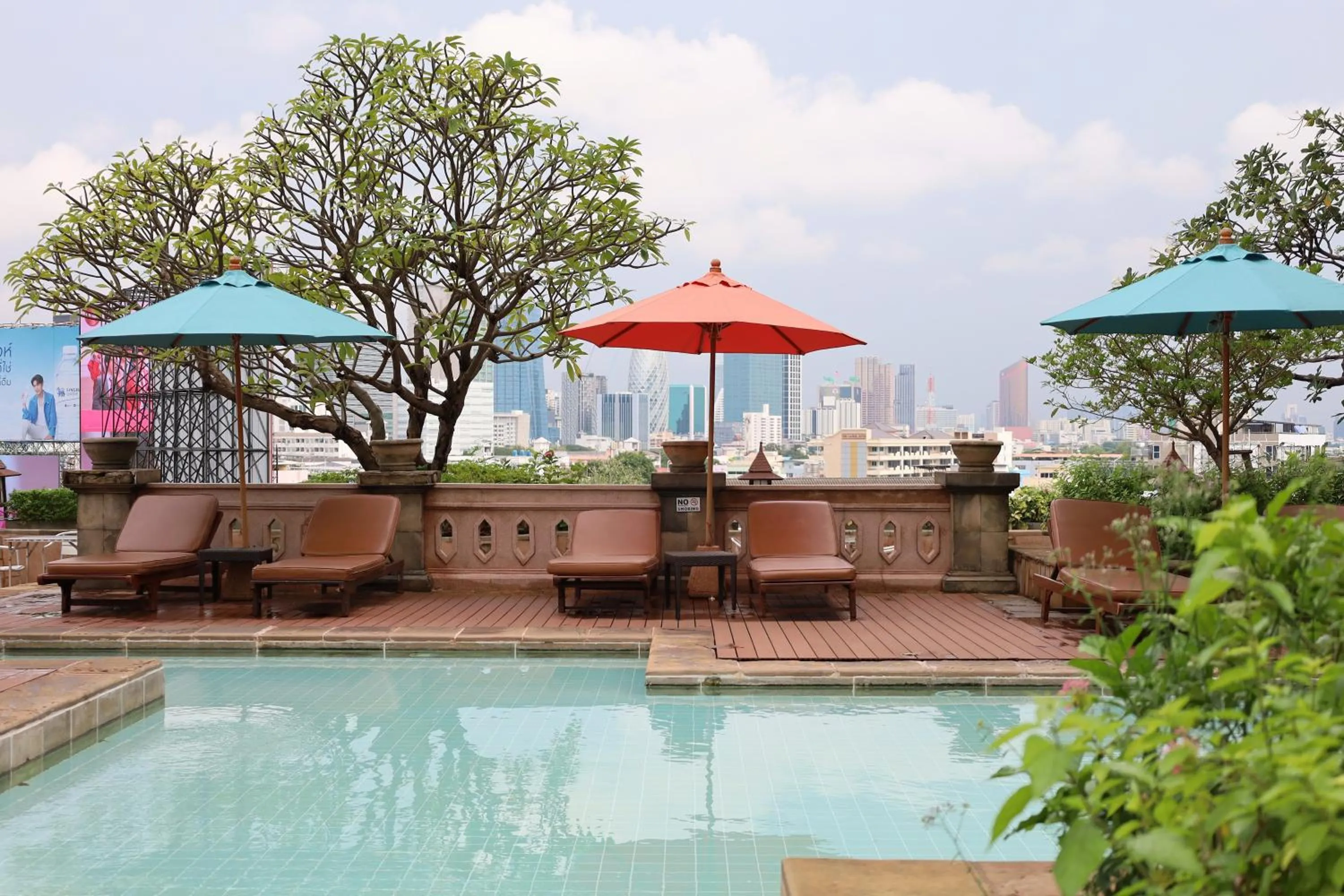 Swimming pool in Century Park Hotel