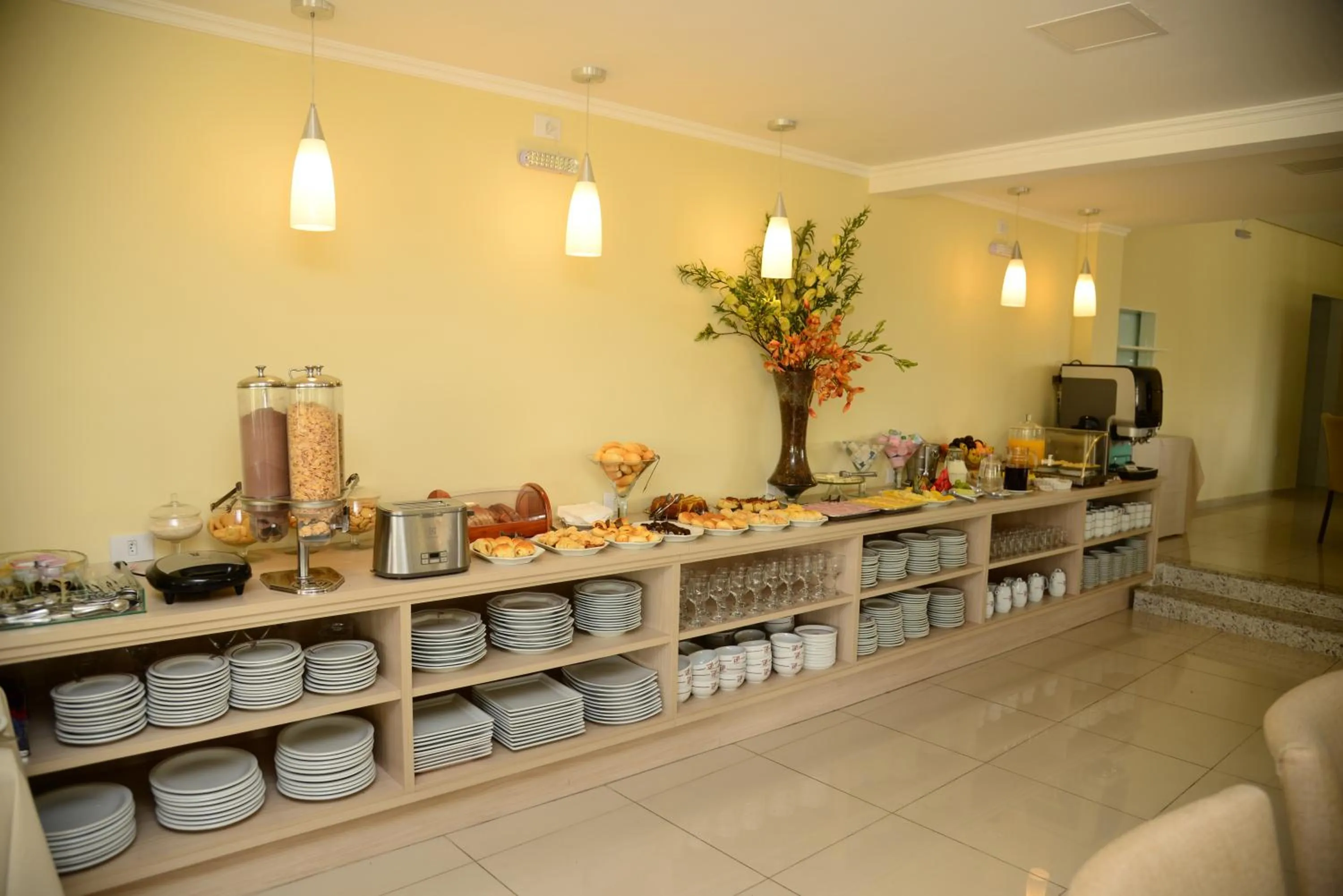 Food and drinks in River Park Hotel