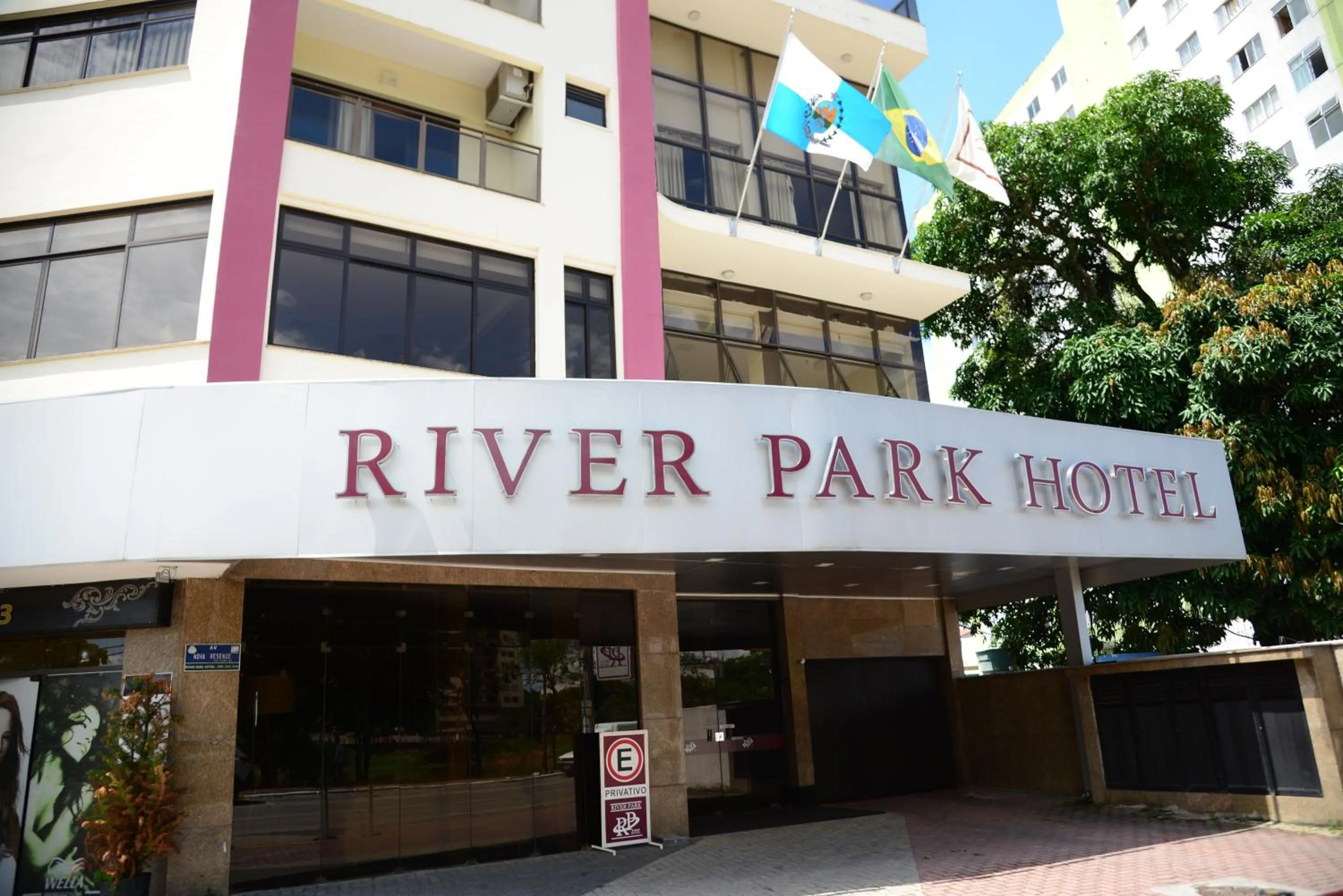 Facade/entrance in River Park Hotel