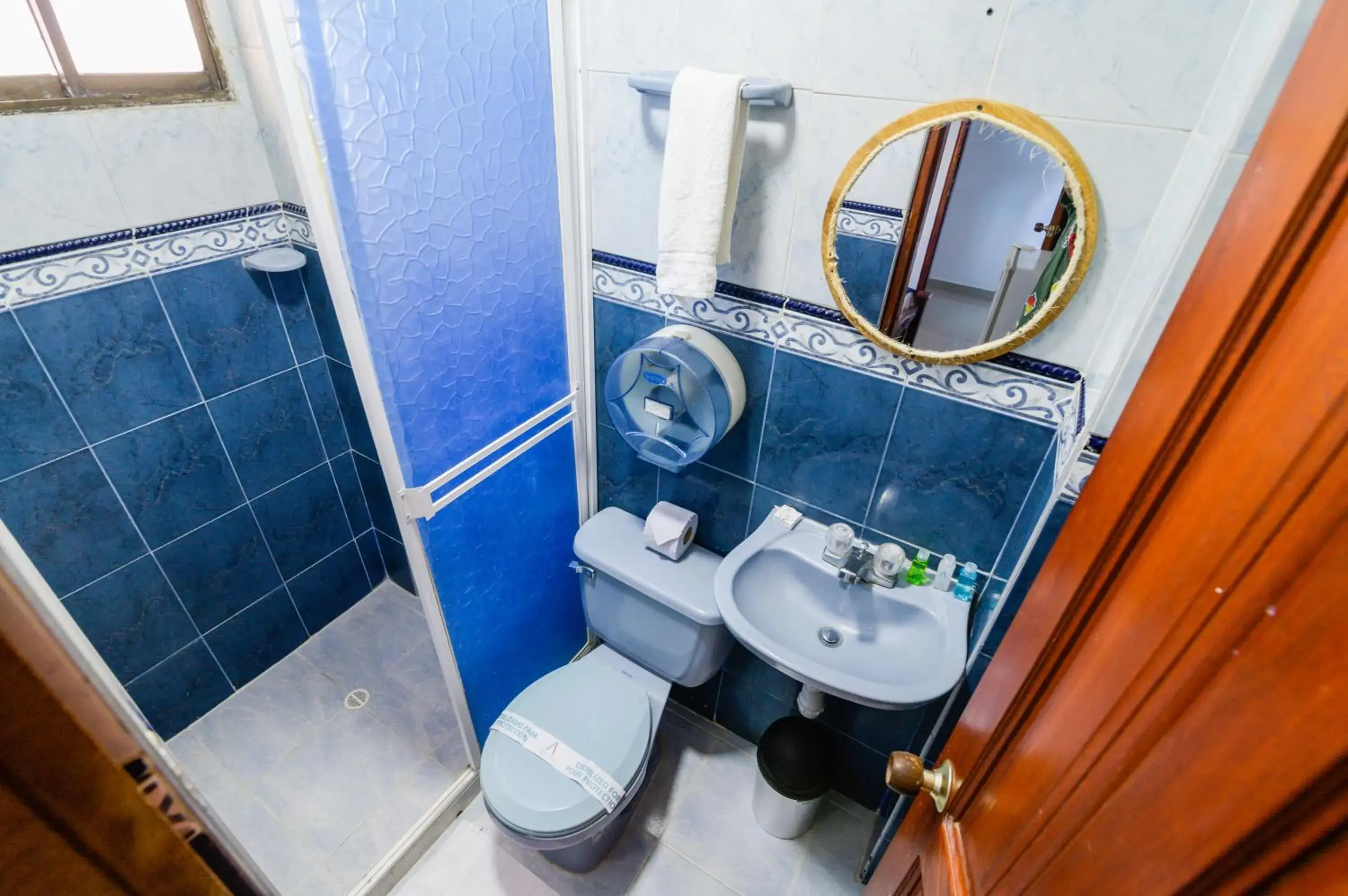 Economy Double Room in Hotel Aquarius Economy Double Room in Hotel Aquarius
