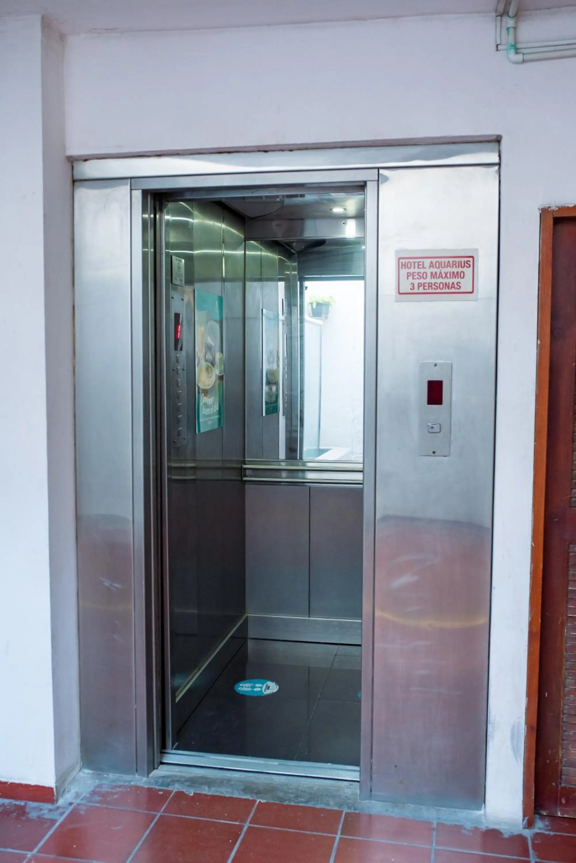 elevator in Hotel Aquarius
