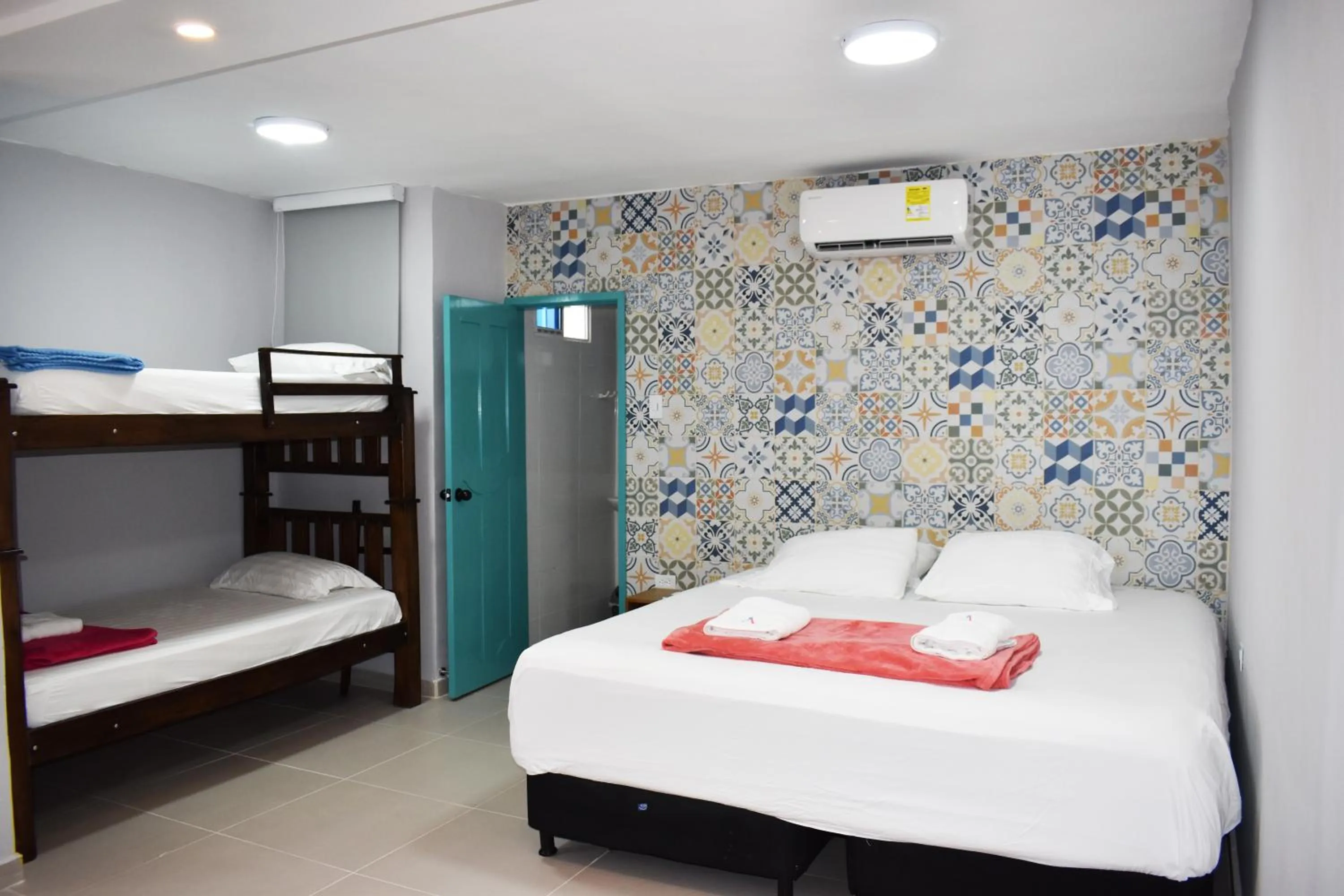 Photo of the whole room, Bed in Hotel Aquarius