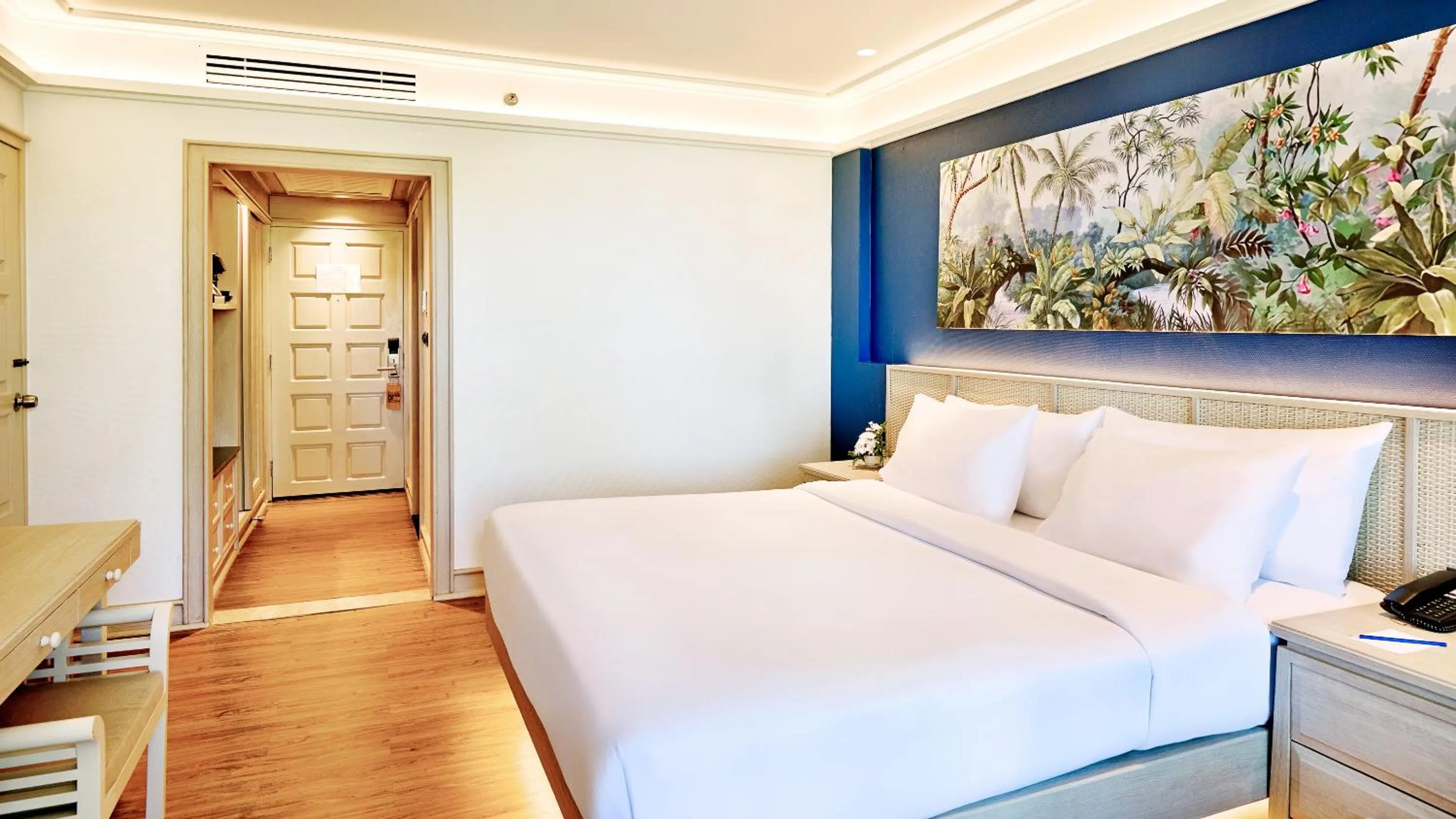 Photo of the whole room, Bed in Beyond Kata