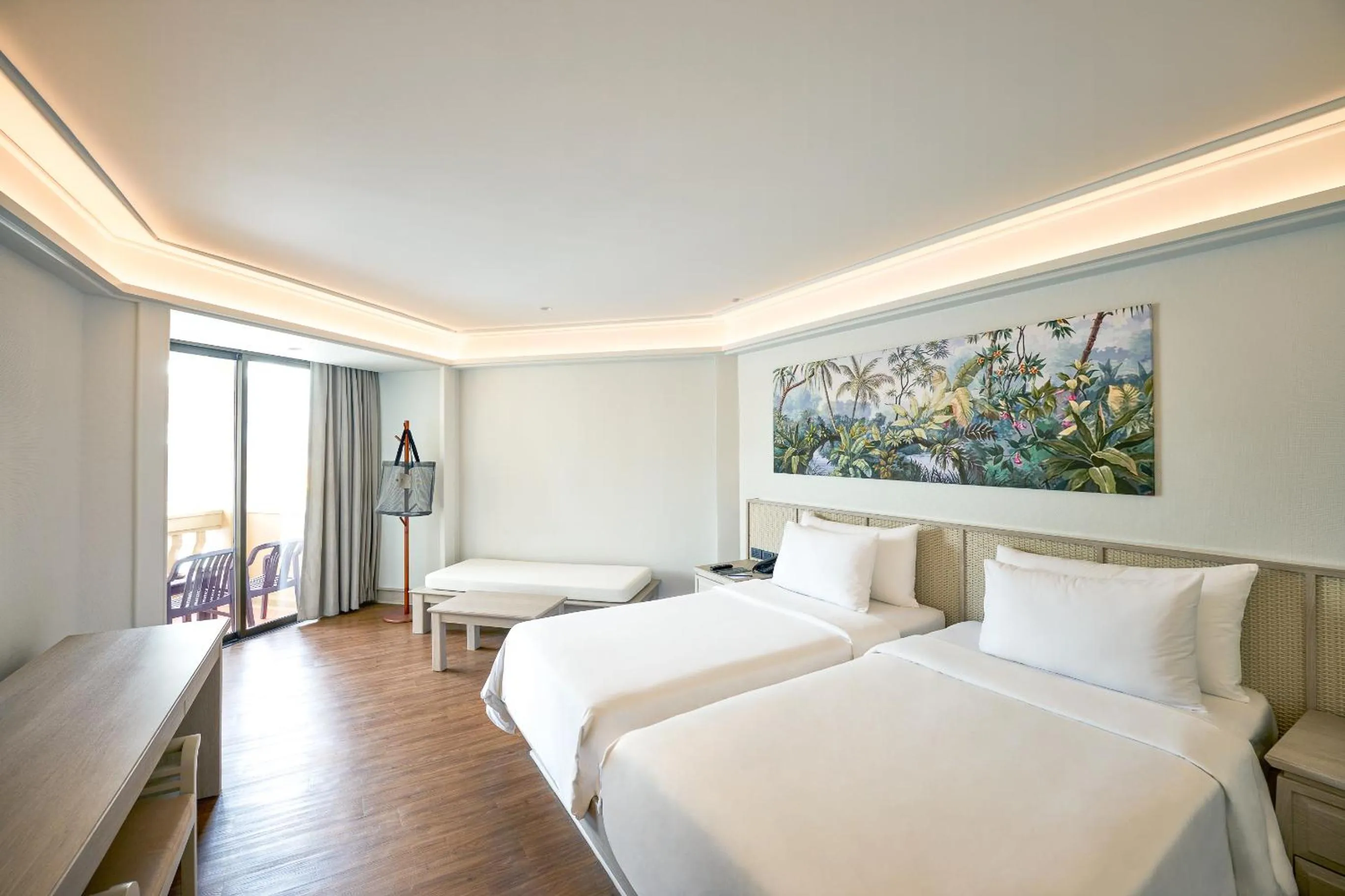 Photo of the whole room, Bed in Beyond Kata