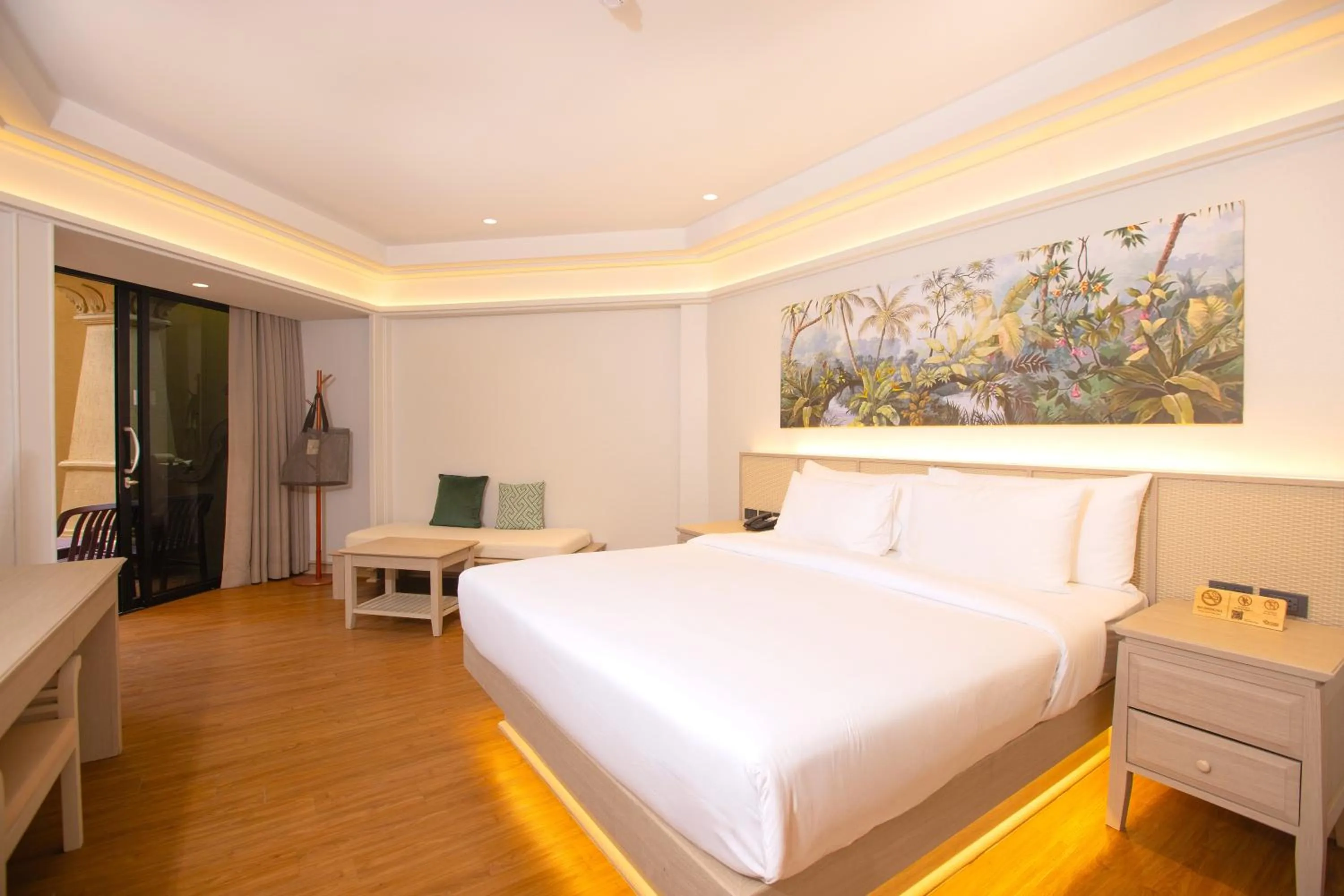 Photo of the whole room, Bed in Beyond Kata