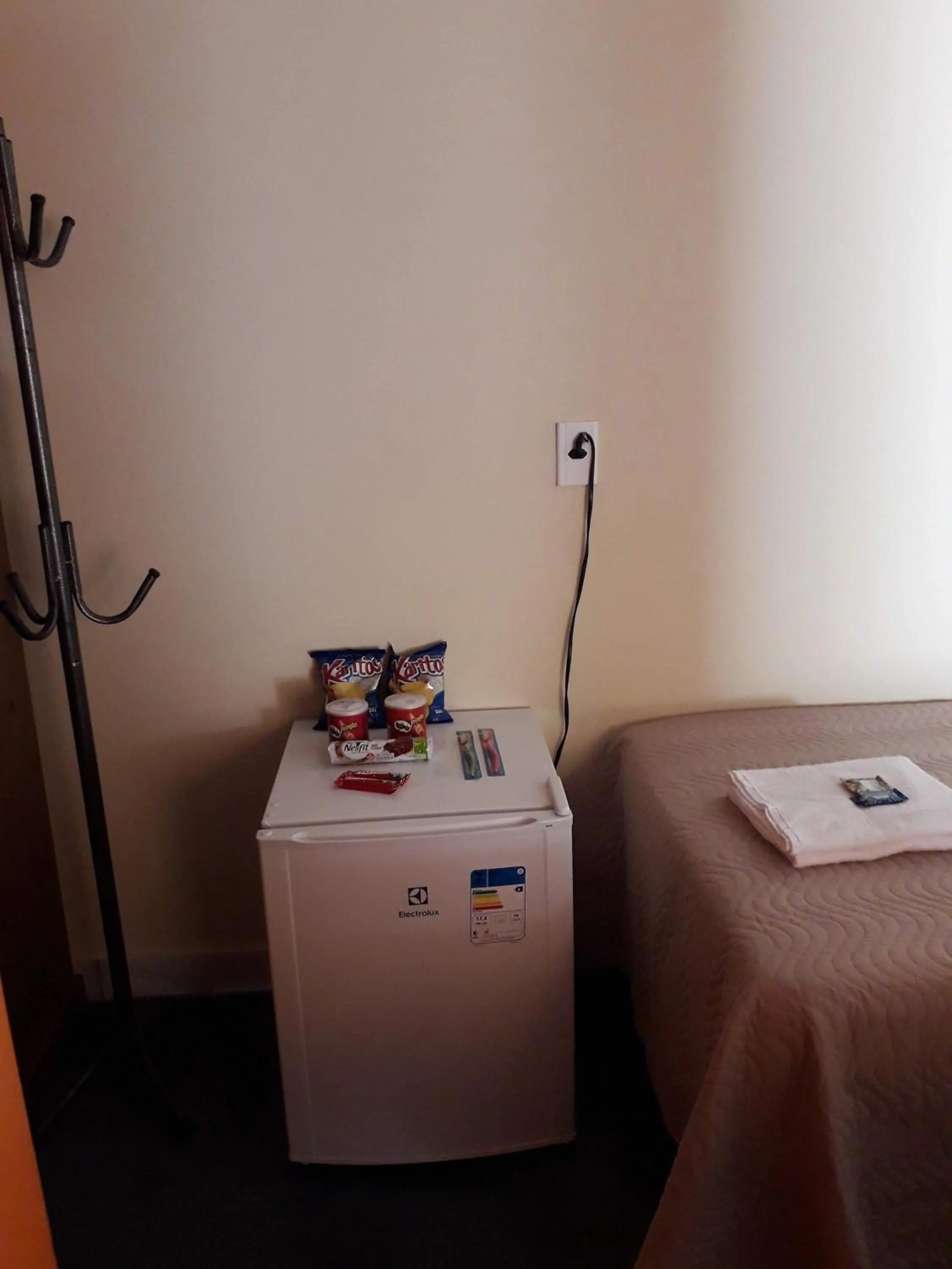 oven, Bed in Pousada Quatro Estações