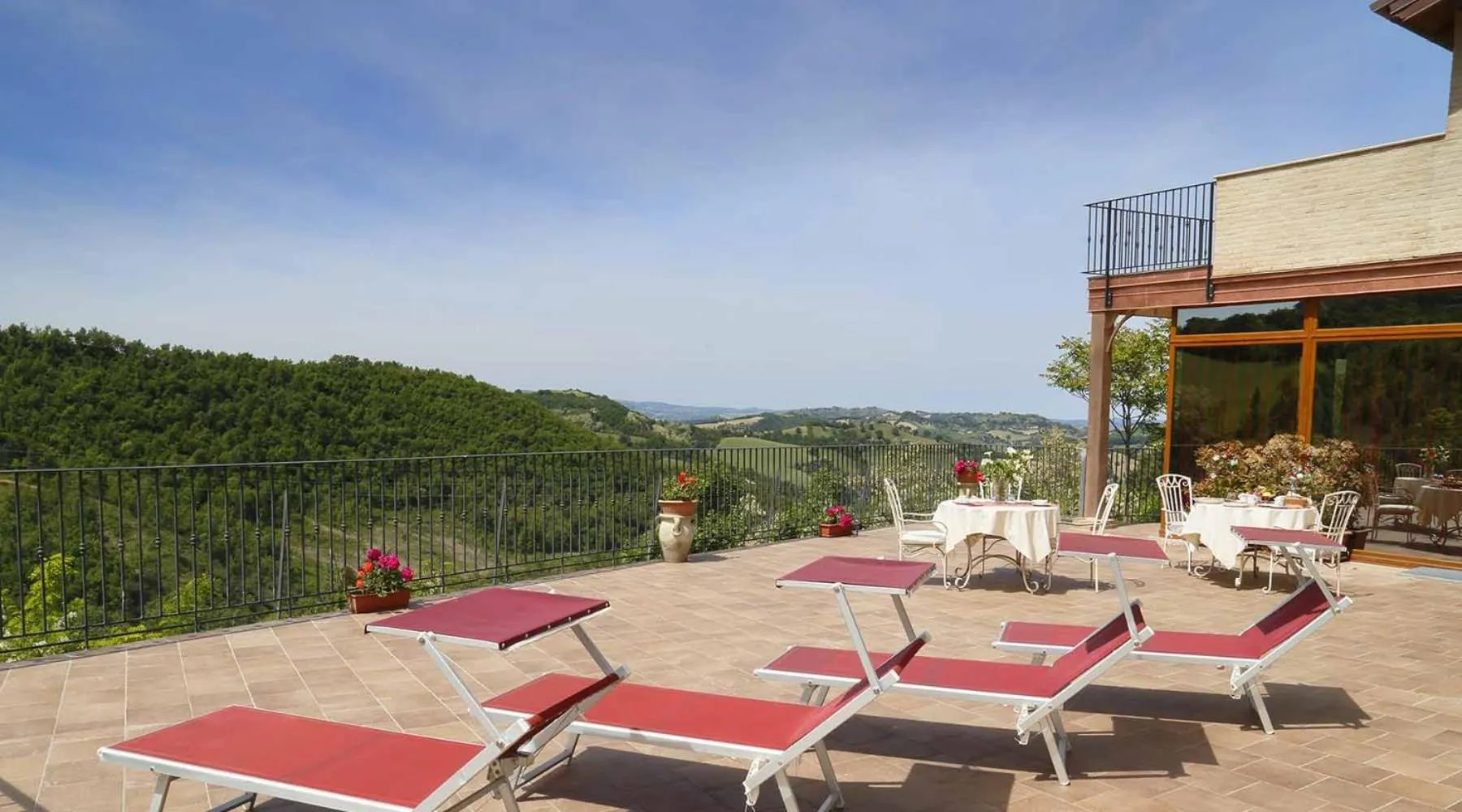 Balcony/Terrace in Colleverde Country House & SPA Urbino
