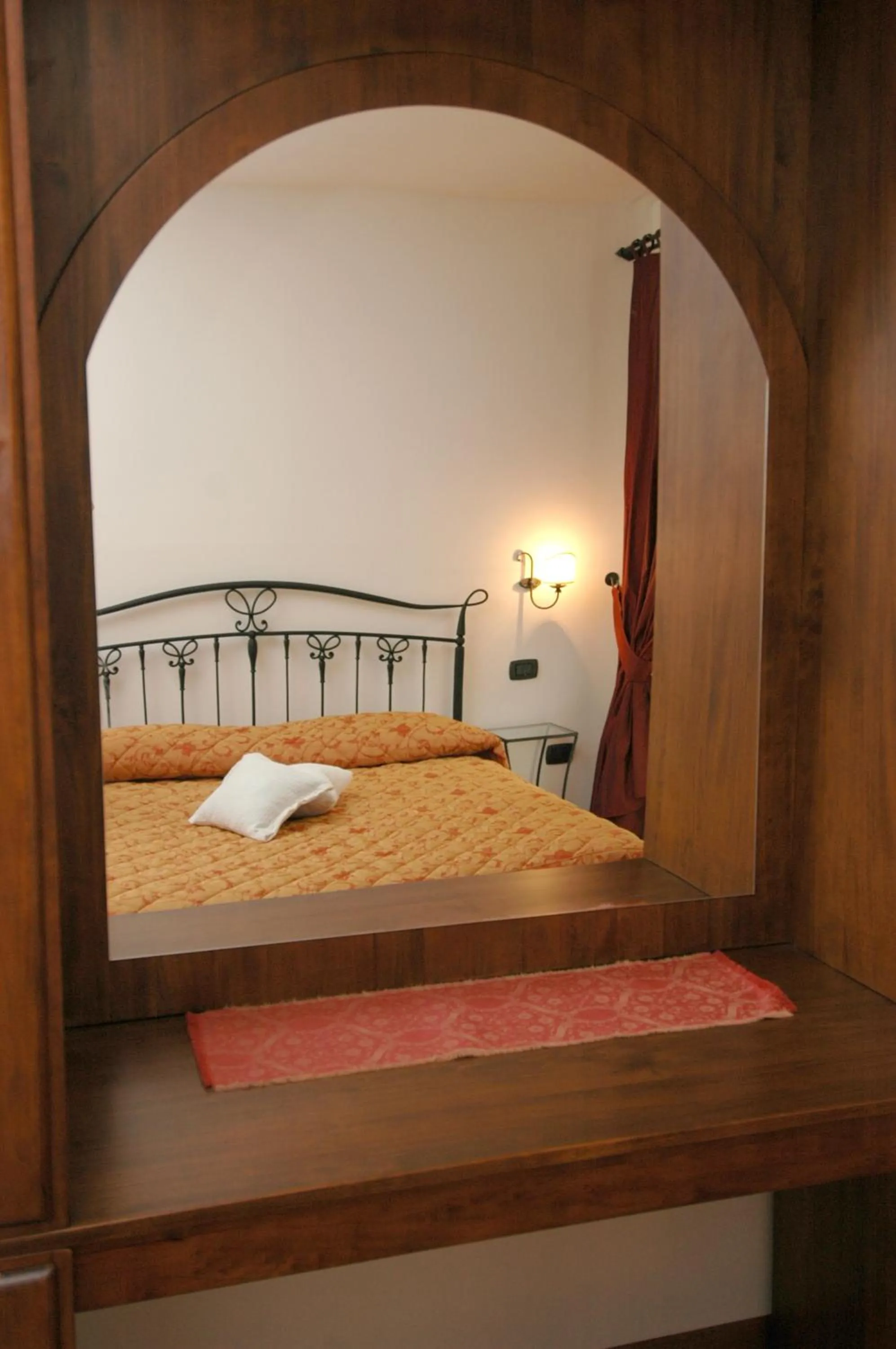 Bed in Colleverde Country House & SPA Urbino