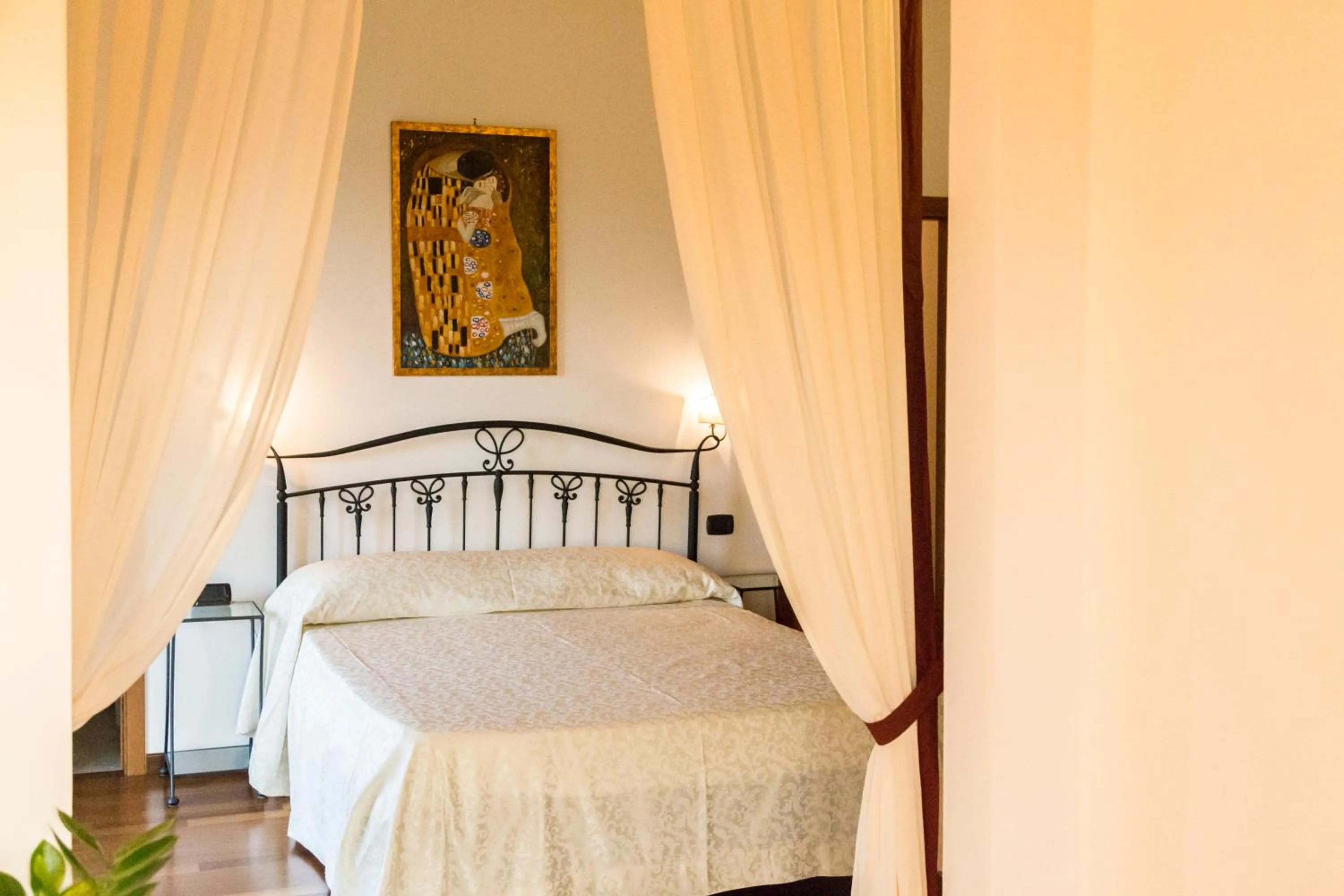 Photo of the whole room, Bed in Colleverde Country House & SPA Urbino
