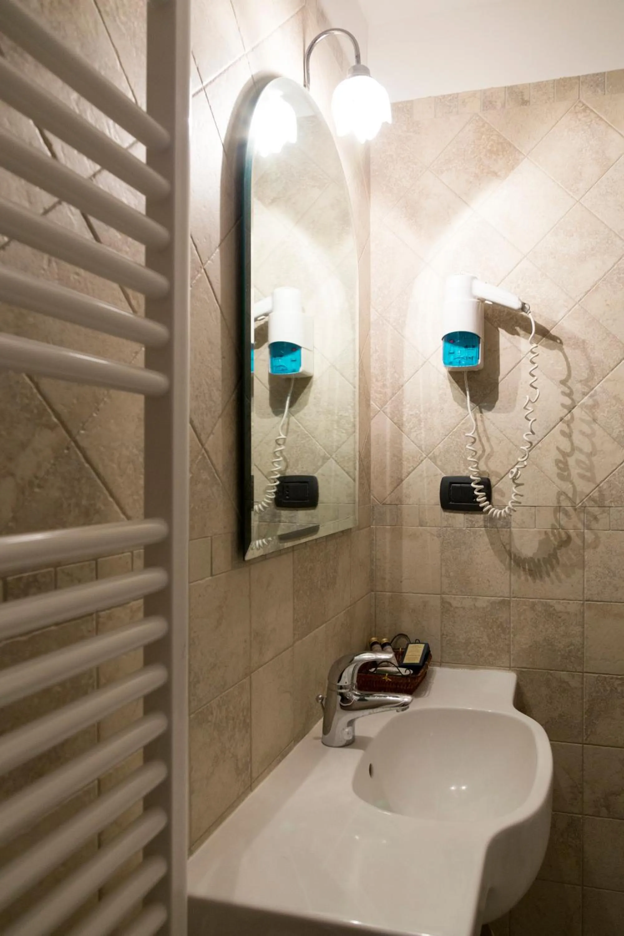 Bathroom in Colleverde Country House & SPA Urbino