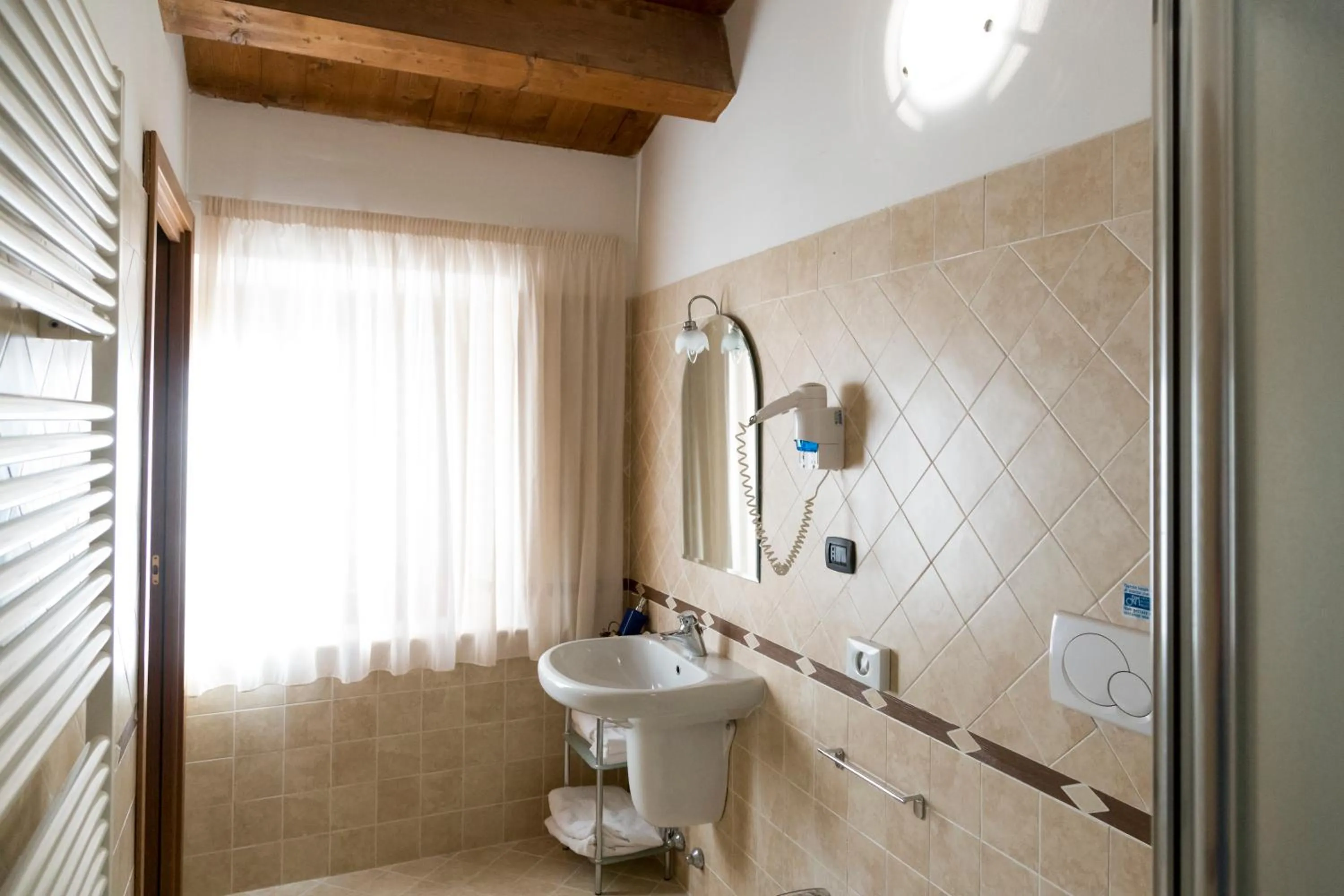 Bathroom in Colleverde Country House & SPA Urbino