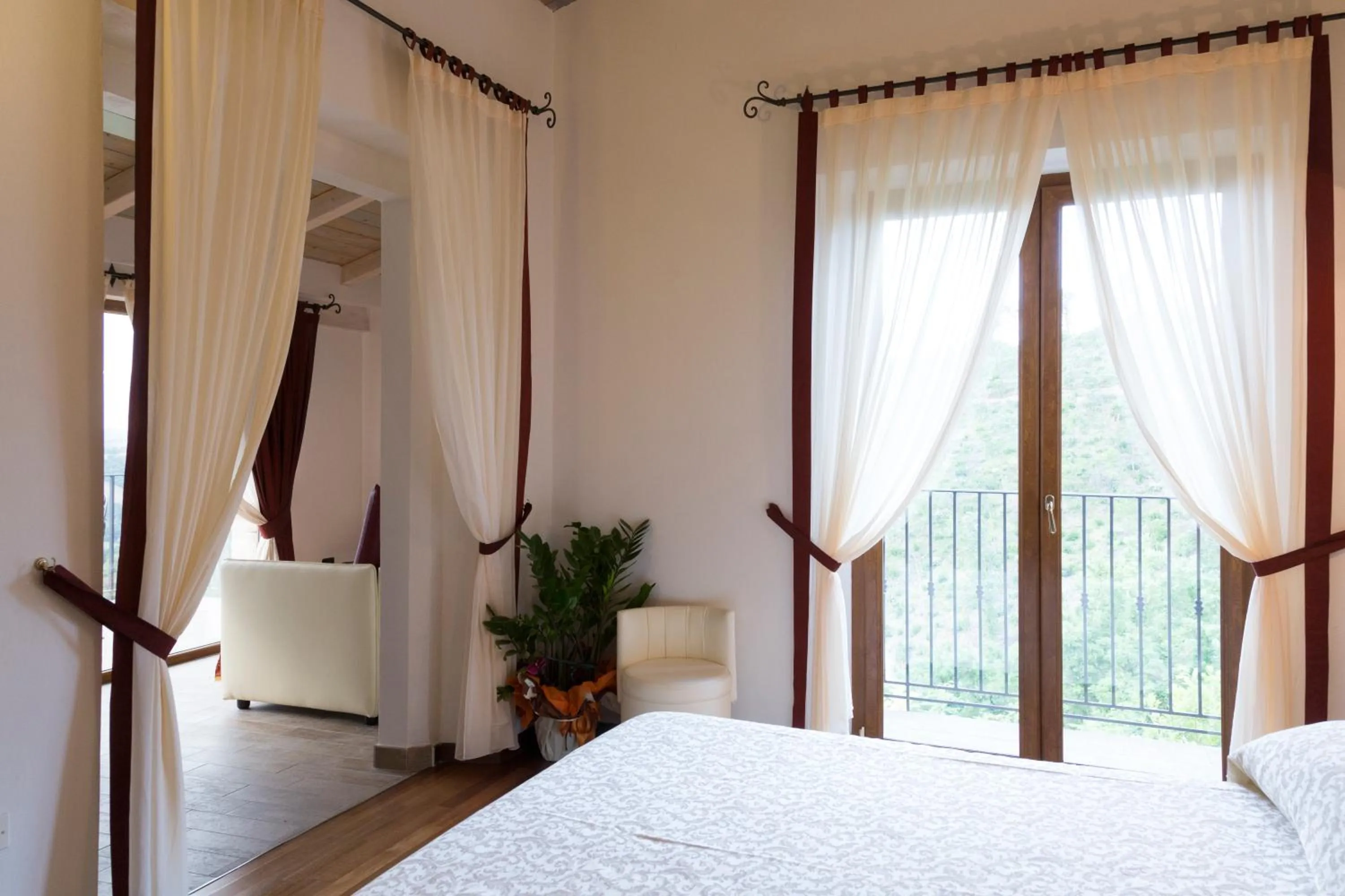 View (from property/room), Bed in Colleverde Country House & SPA Urbino