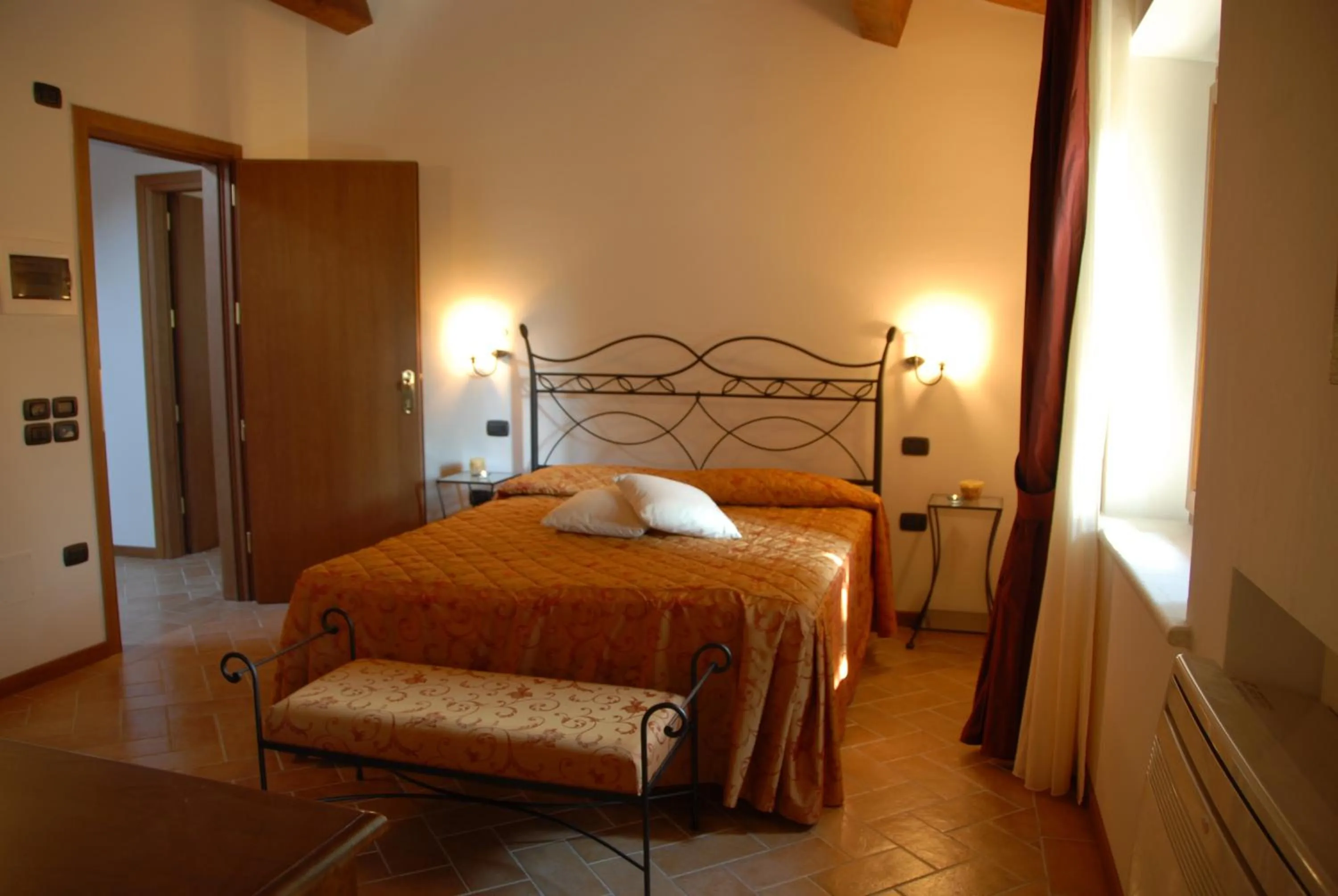 Photo of the whole room, Bed in Colleverde Country House & SPA Urbino