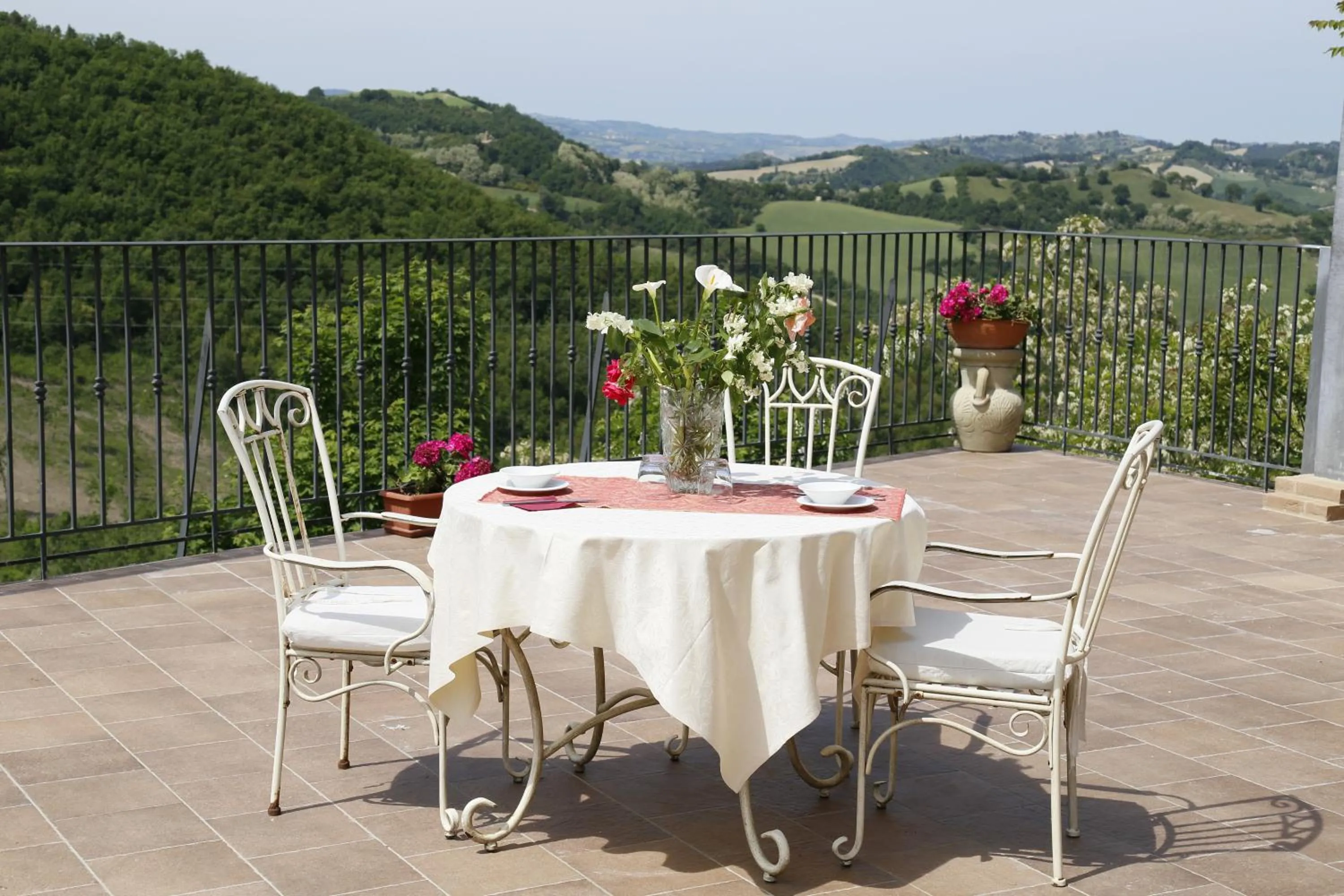 Balcony/Terrace in Colleverde Country House & SPA Urbino