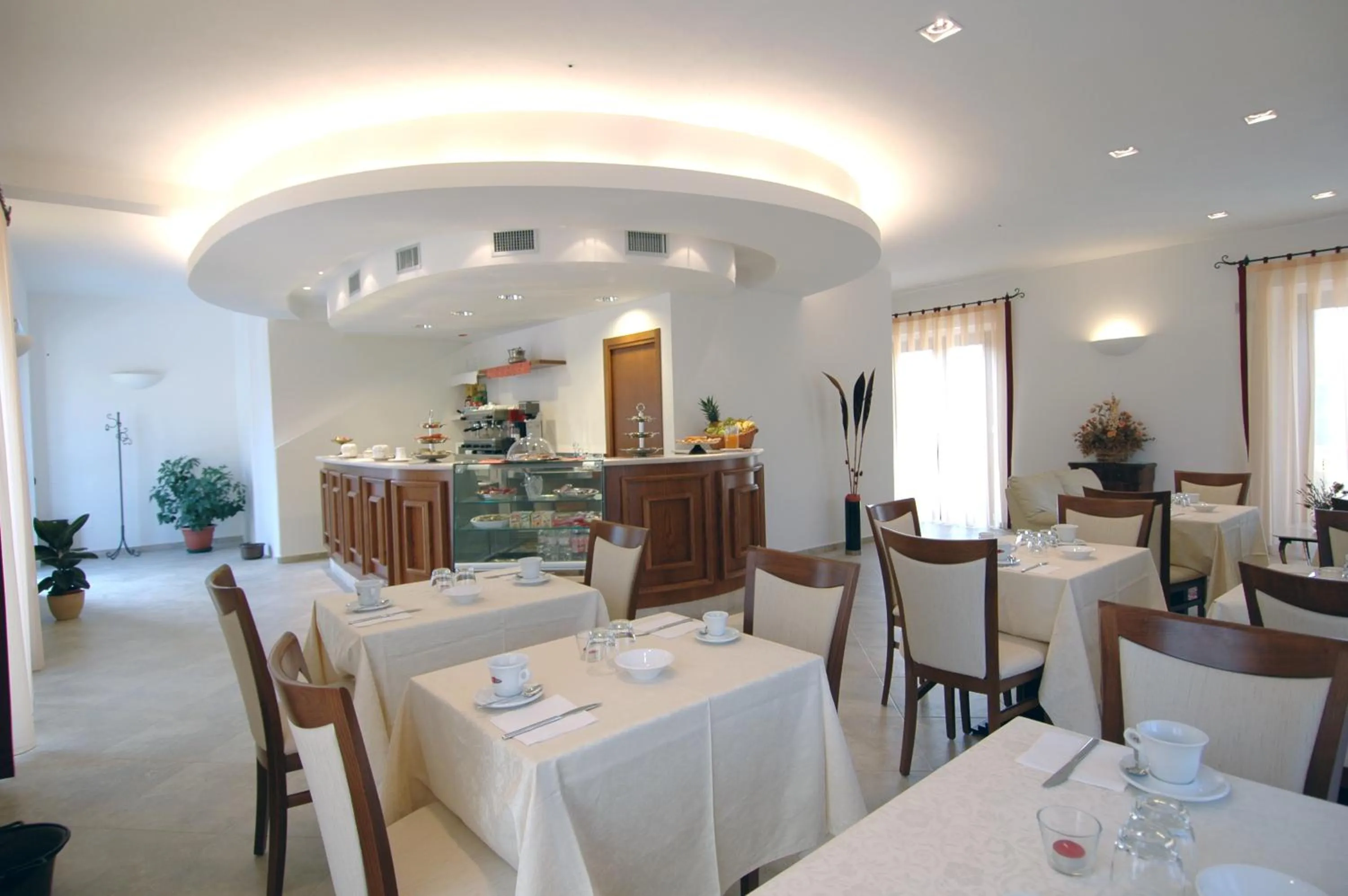 Restaurant/places to eat in Colleverde Country House & SPA Urbino