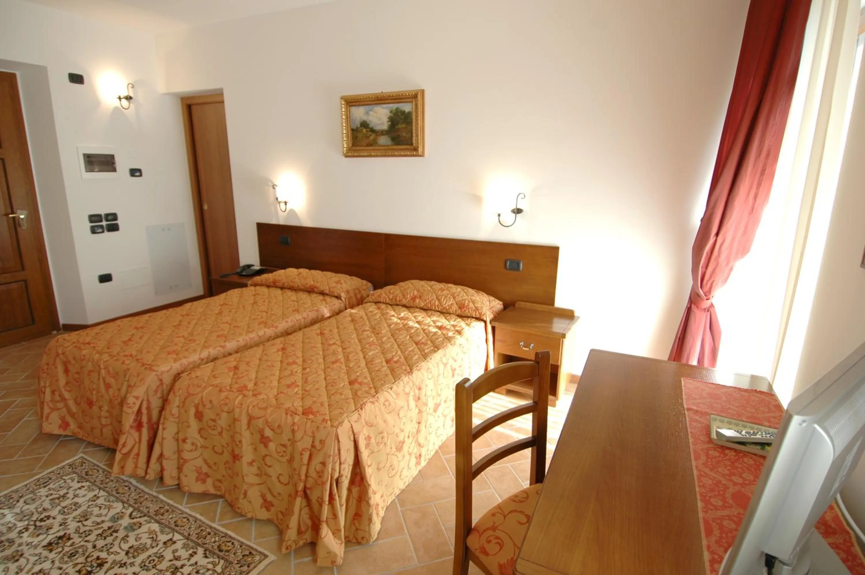 Photo of the whole room, Bed in Colleverde Country House & SPA Urbino