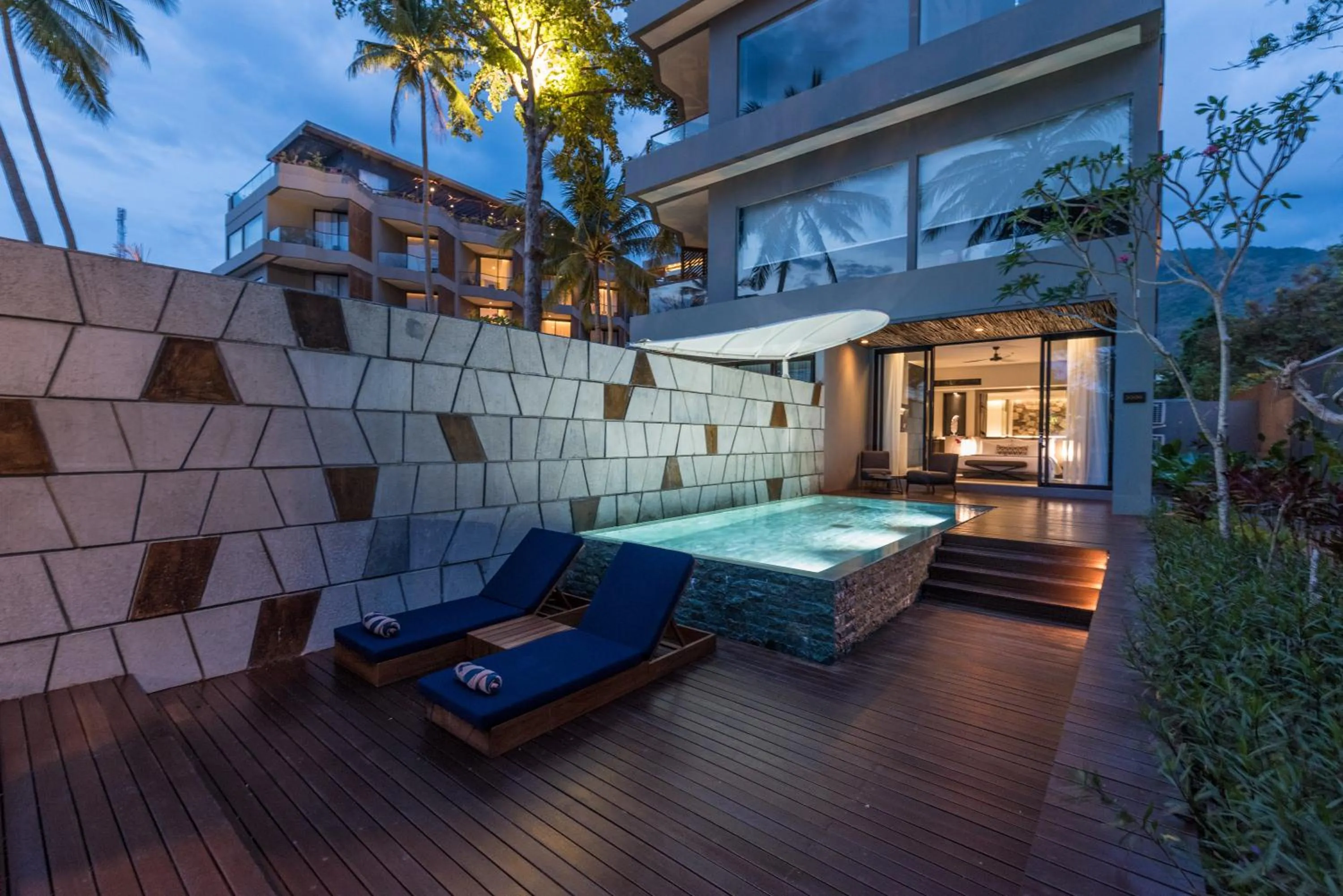 Ocean Front Suite with Infinity Pool in Katamaran Hotel & Resort Lombok