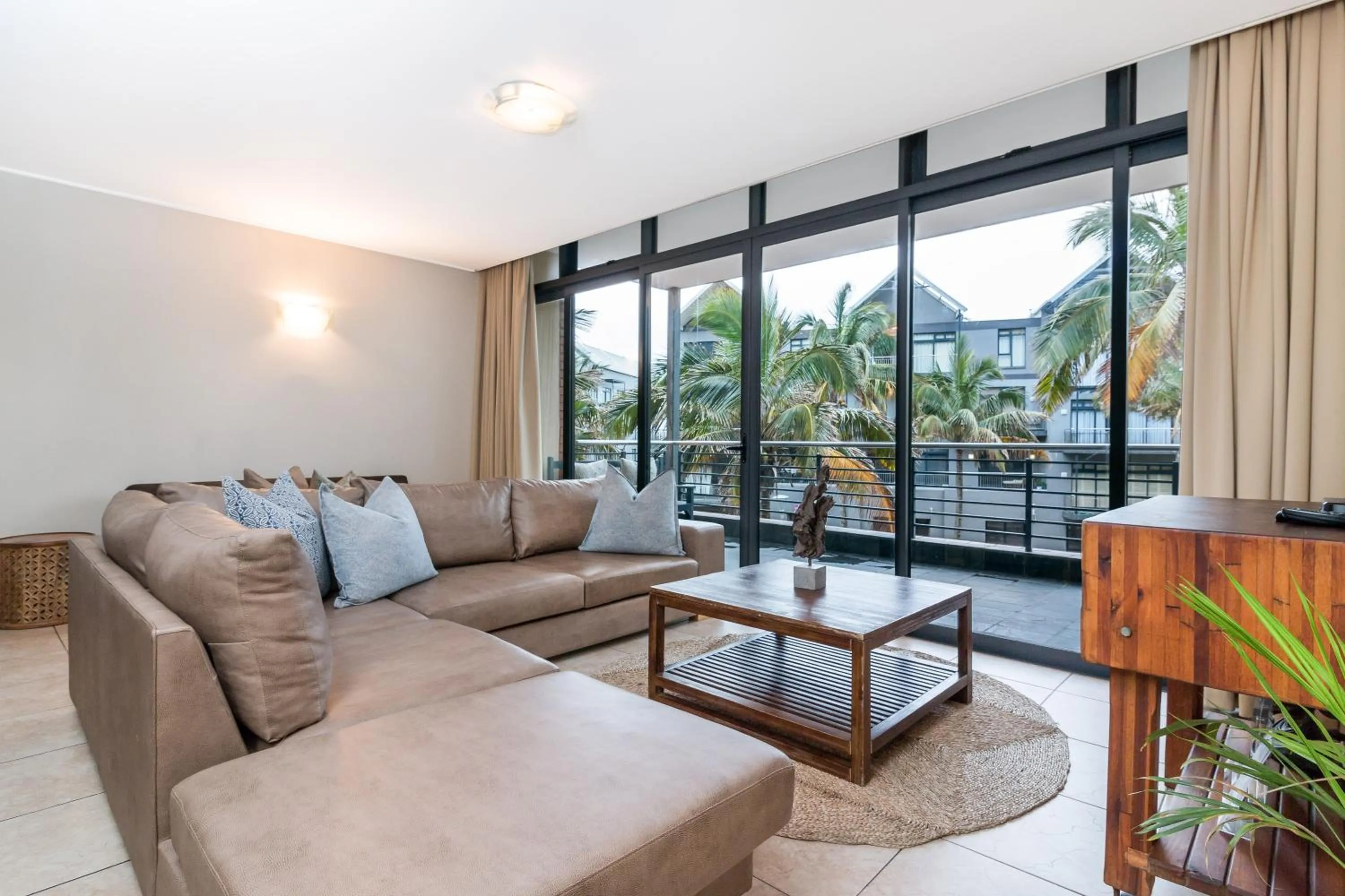 Day in Point Waterfront Apartments